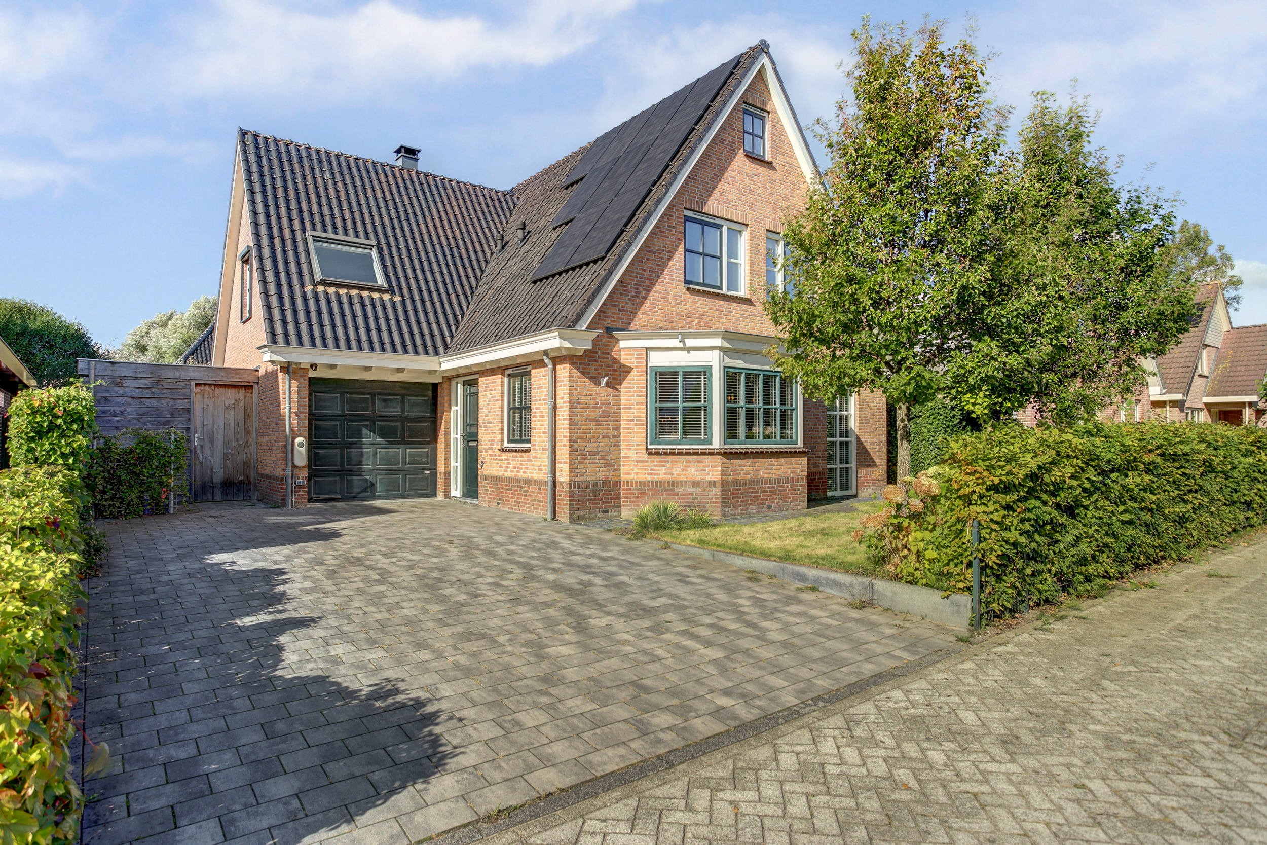 '$houseDetails->street_name'.' '.'$houseDetails->number'