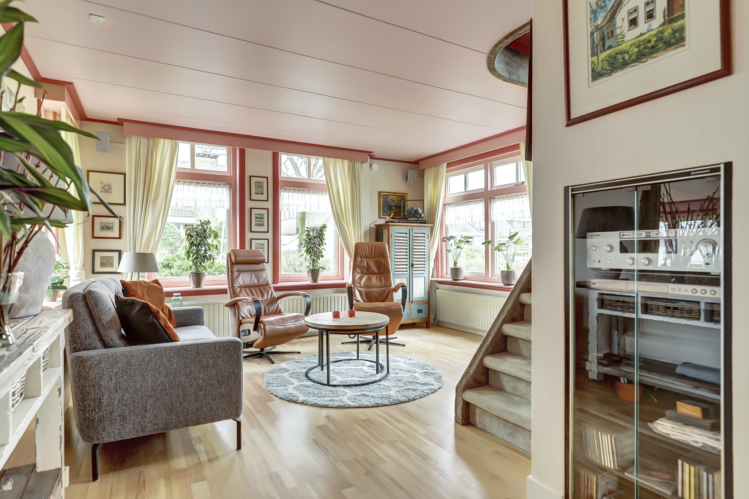 '$houseDetails->street_name'.' '.'$houseDetails->number'