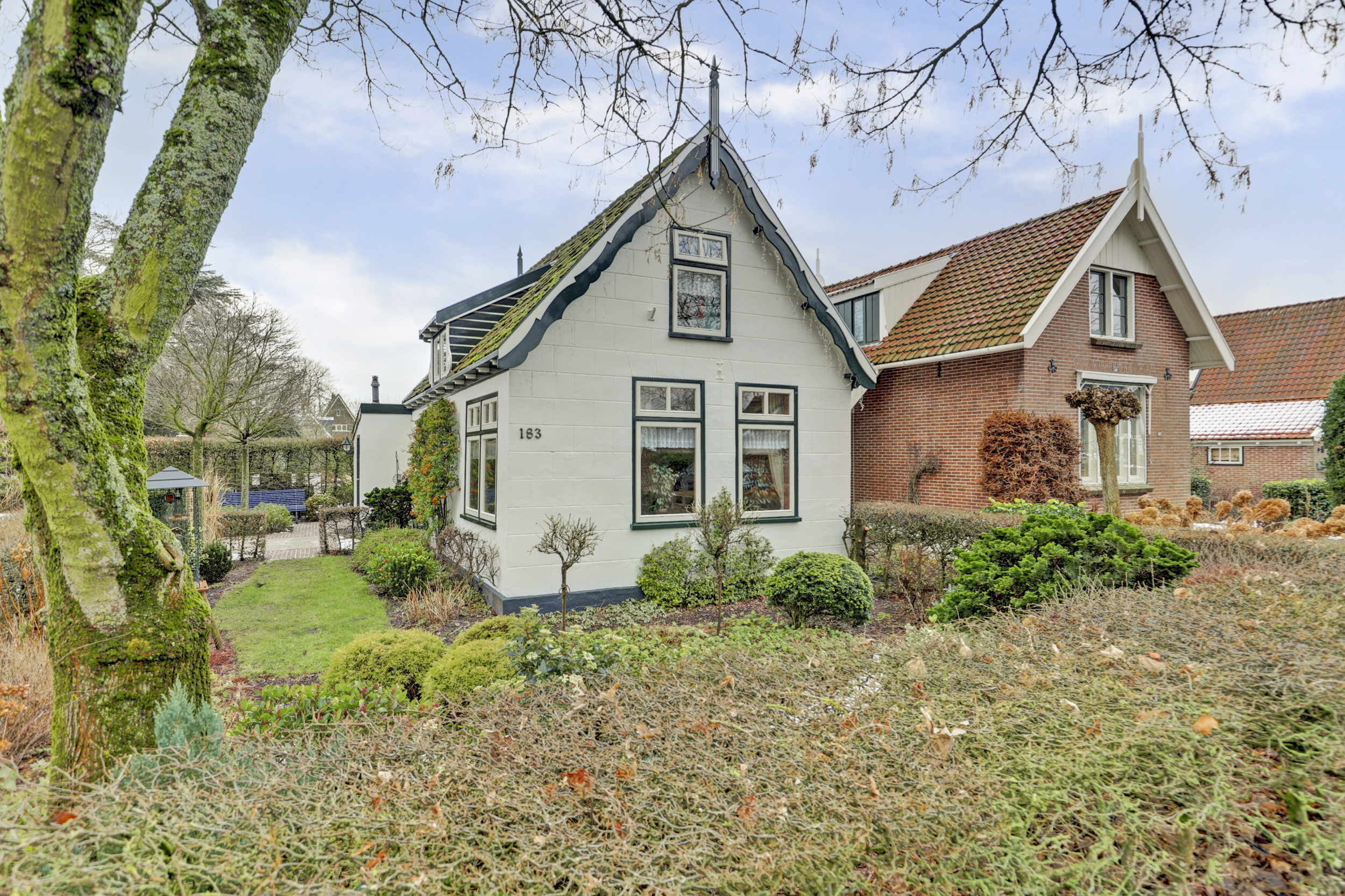 '$houseDetails->street_name'.' '.'$houseDetails->number'