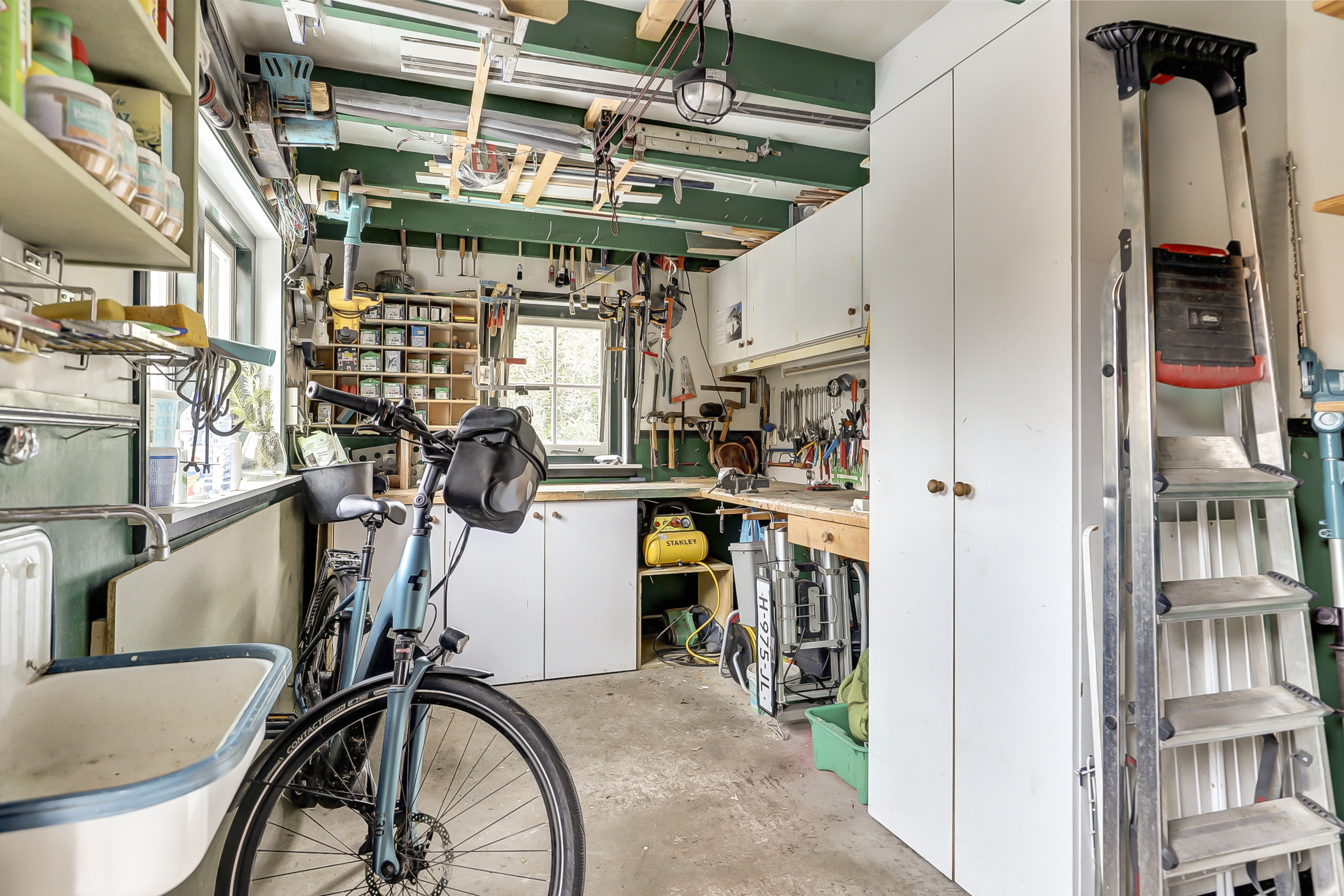 '$houseDetails->street_name'.' '.'$houseDetails->number'