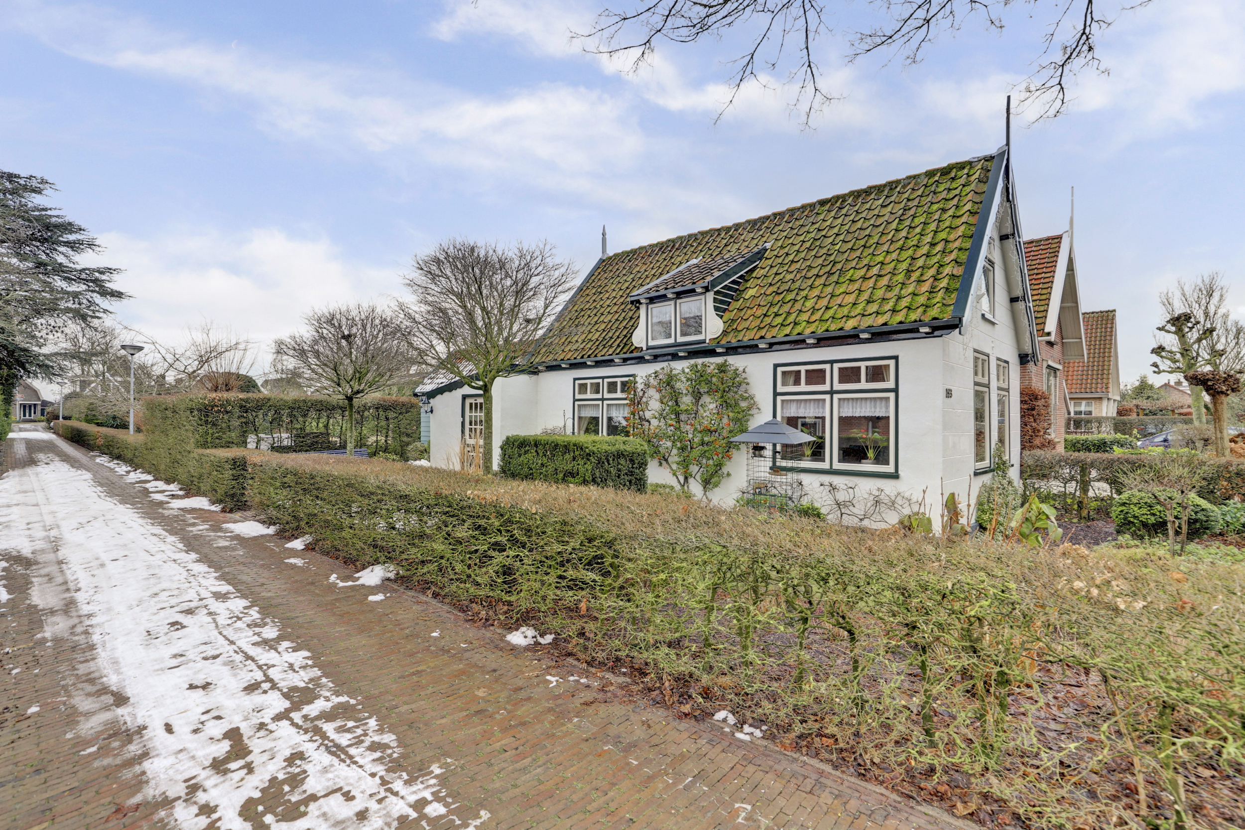 '$houseDetails->street_name'.' '.'$houseDetails->number'