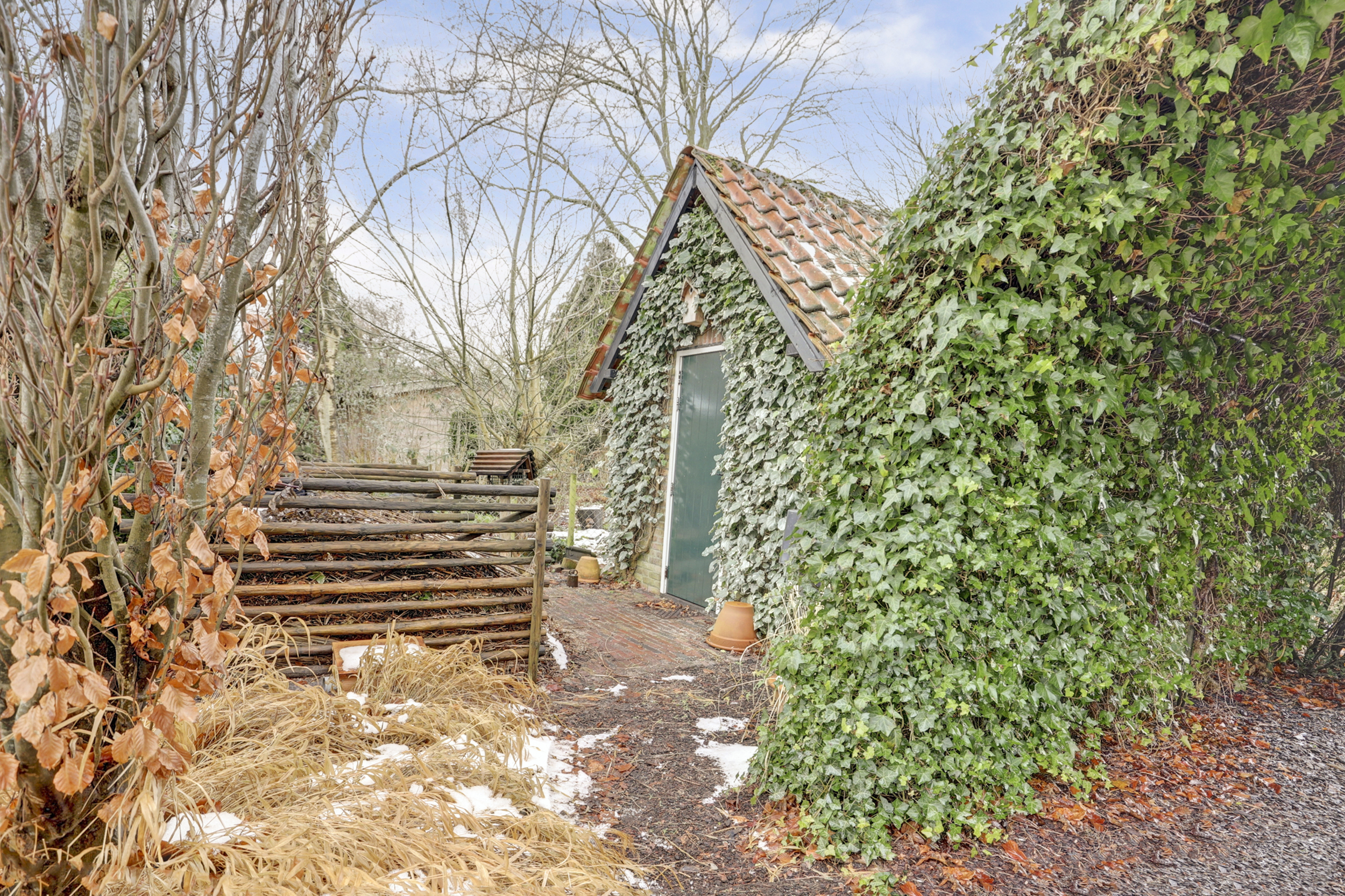 '$houseDetails->street_name'.' '.'$houseDetails->number'