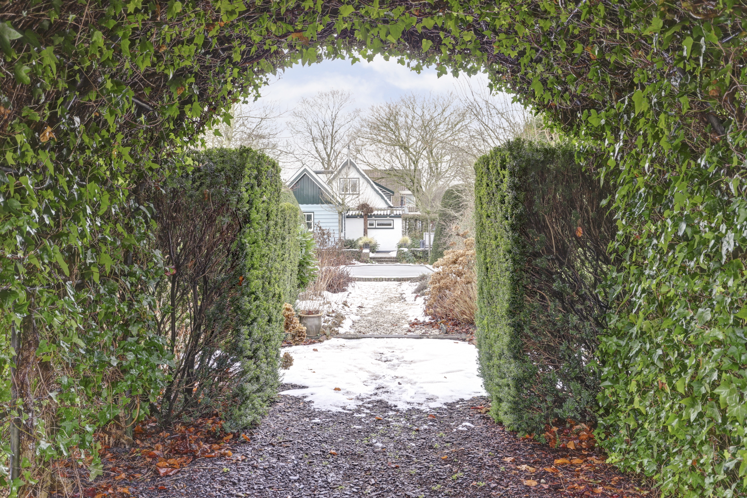 '$houseDetails->street_name'.' '.'$houseDetails->number'