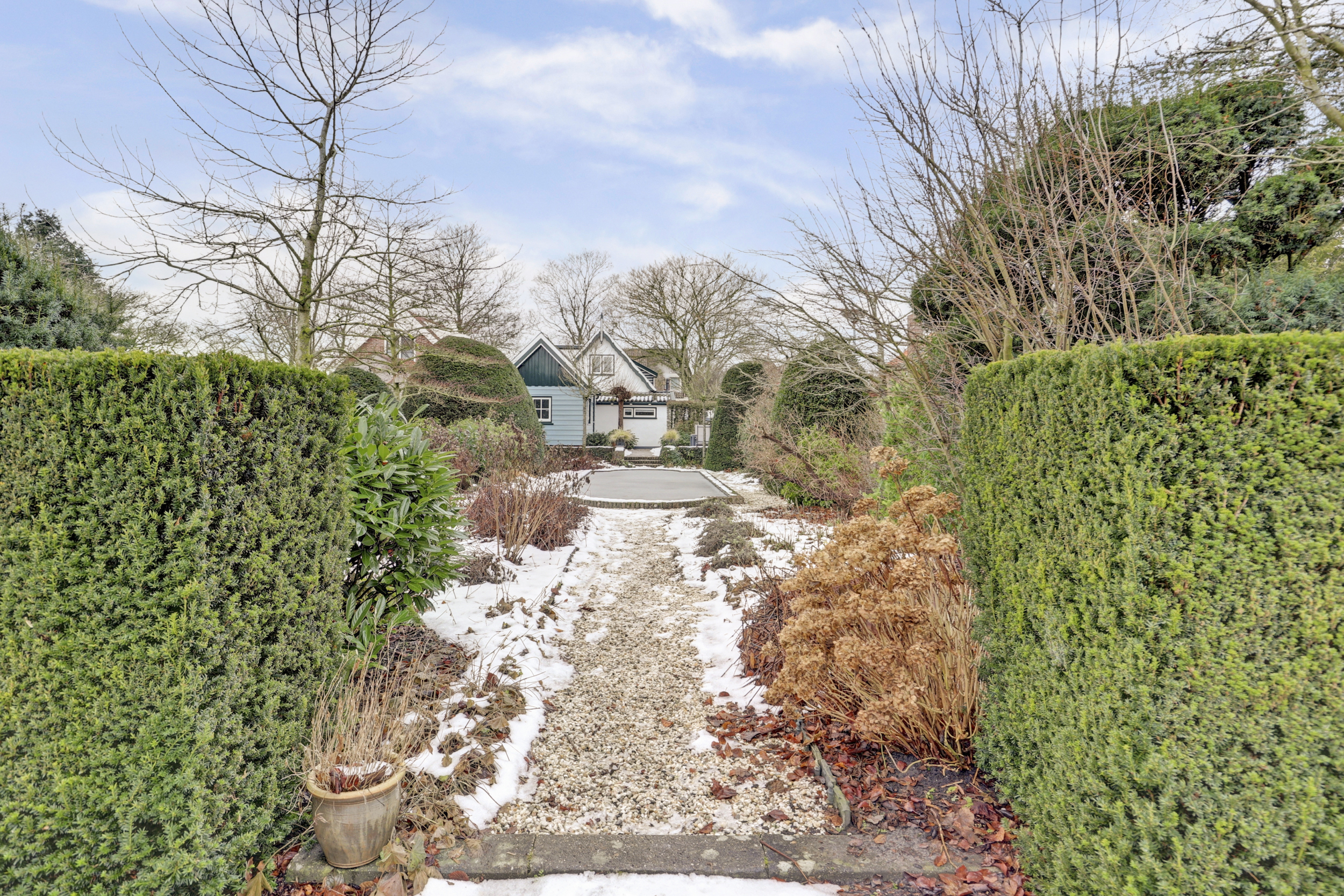 '$houseDetails->street_name'.' '.'$houseDetails->number'