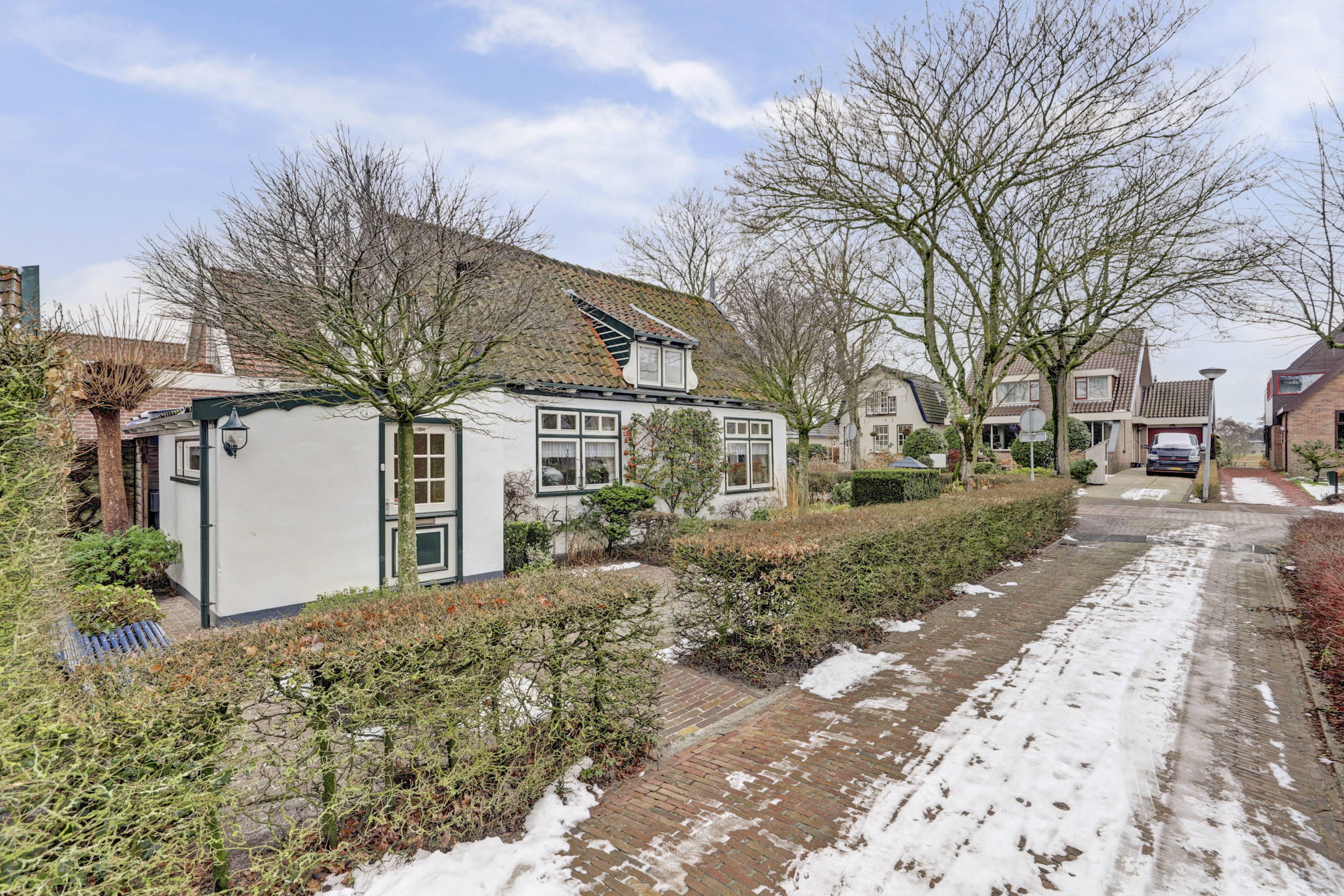 '$houseDetails->street_name'.' '.'$houseDetails->number'