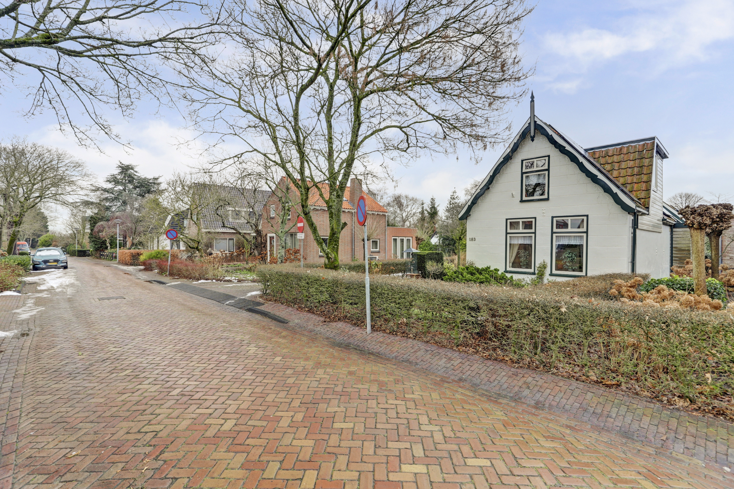 '$houseDetails->street_name'.' '.'$houseDetails->number'