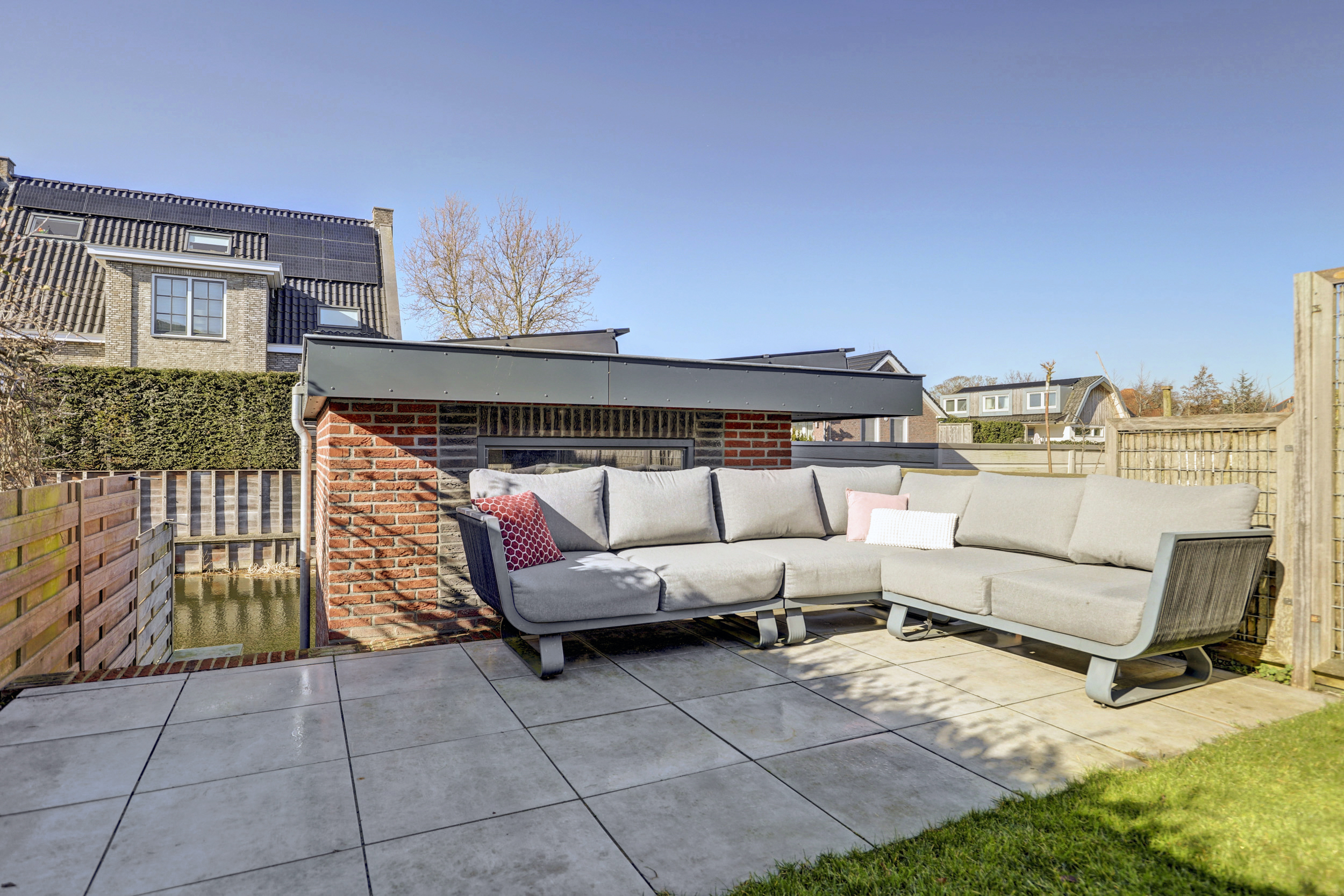 '$houseDetails->street_name'.' '.'$houseDetails->number'