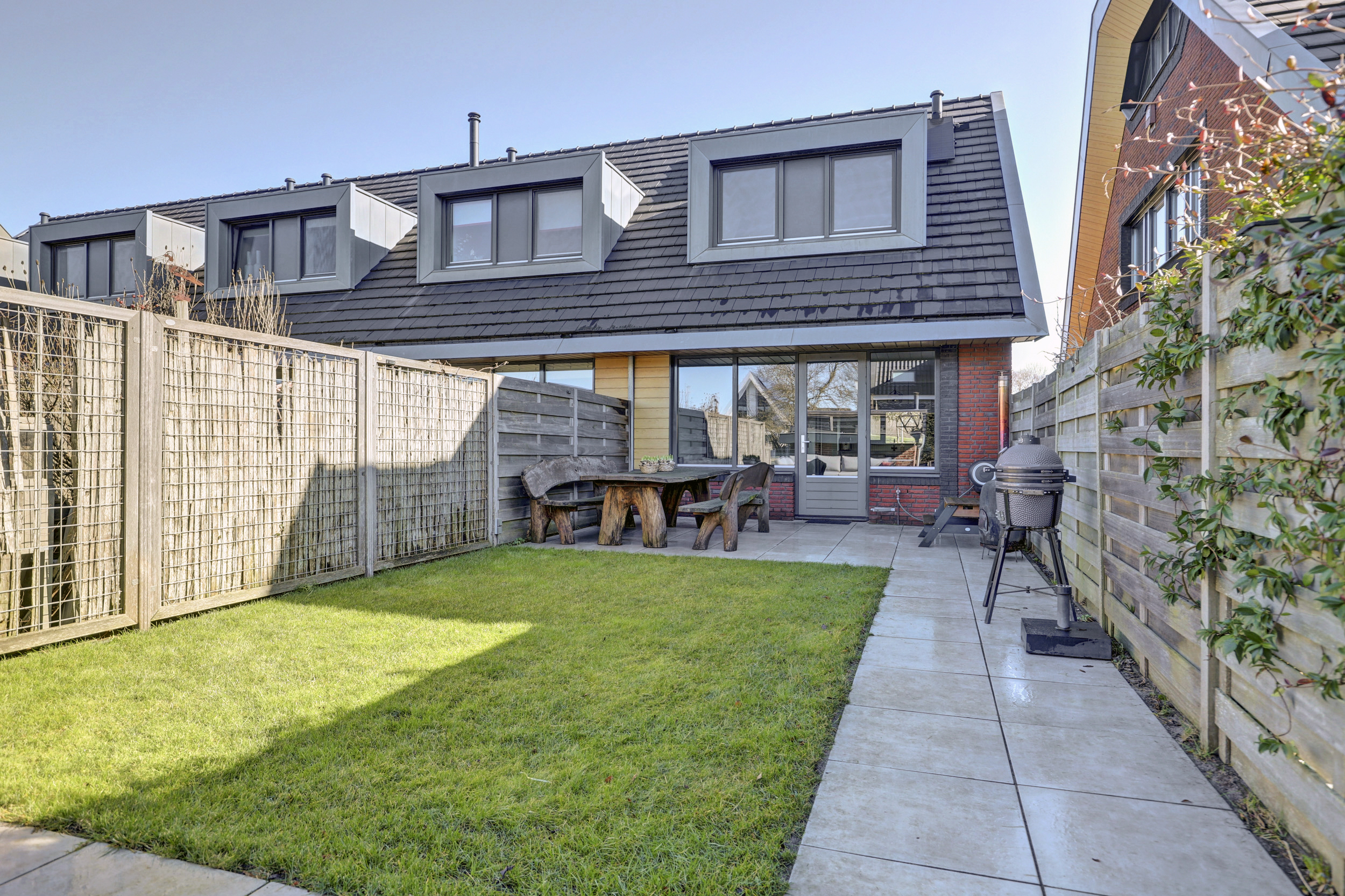 '$houseDetails->street_name'.' '.'$houseDetails->number'