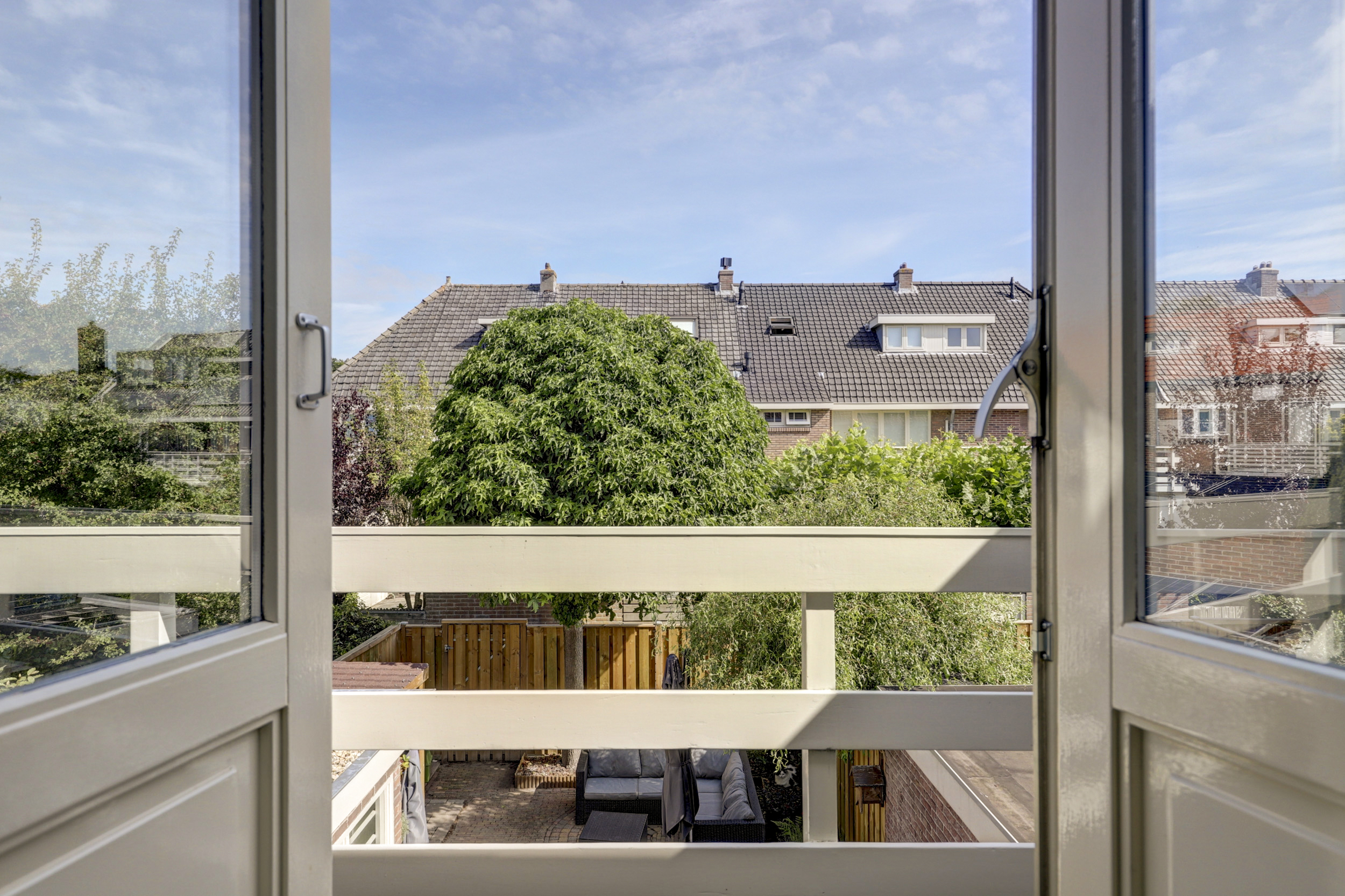 '$houseDetails->street_name'.' '.'$houseDetails->number'
