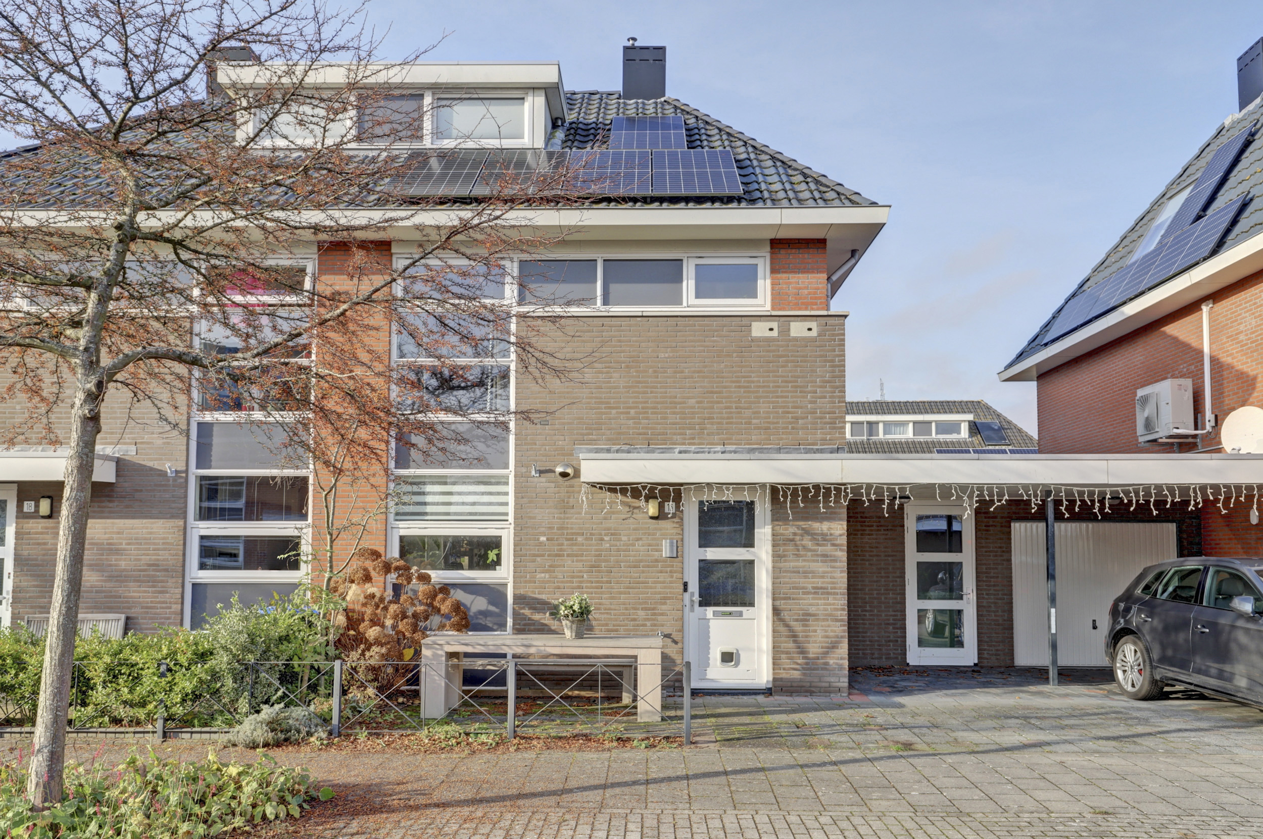 '$houseDetails->street_name'.' '.'$houseDetails->number'