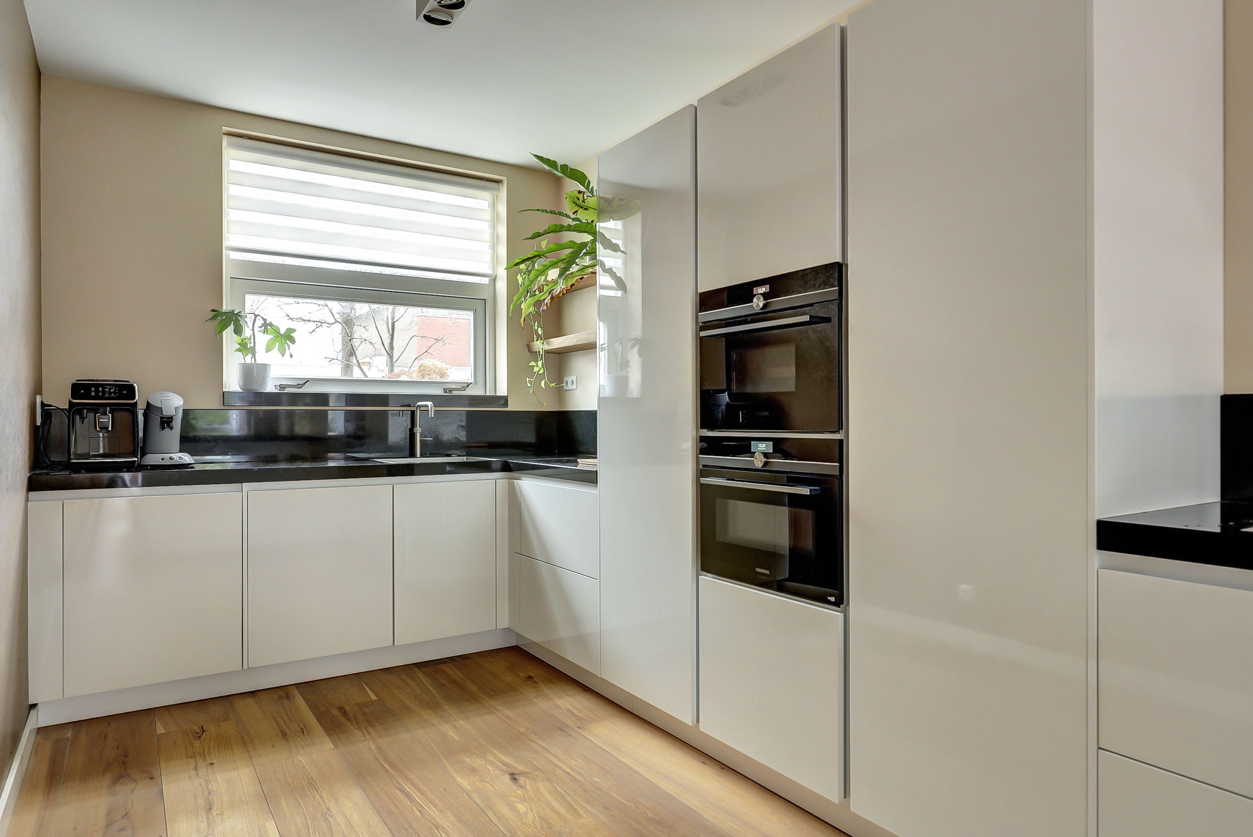 '$houseDetails->street_name'.' '.'$houseDetails->number'