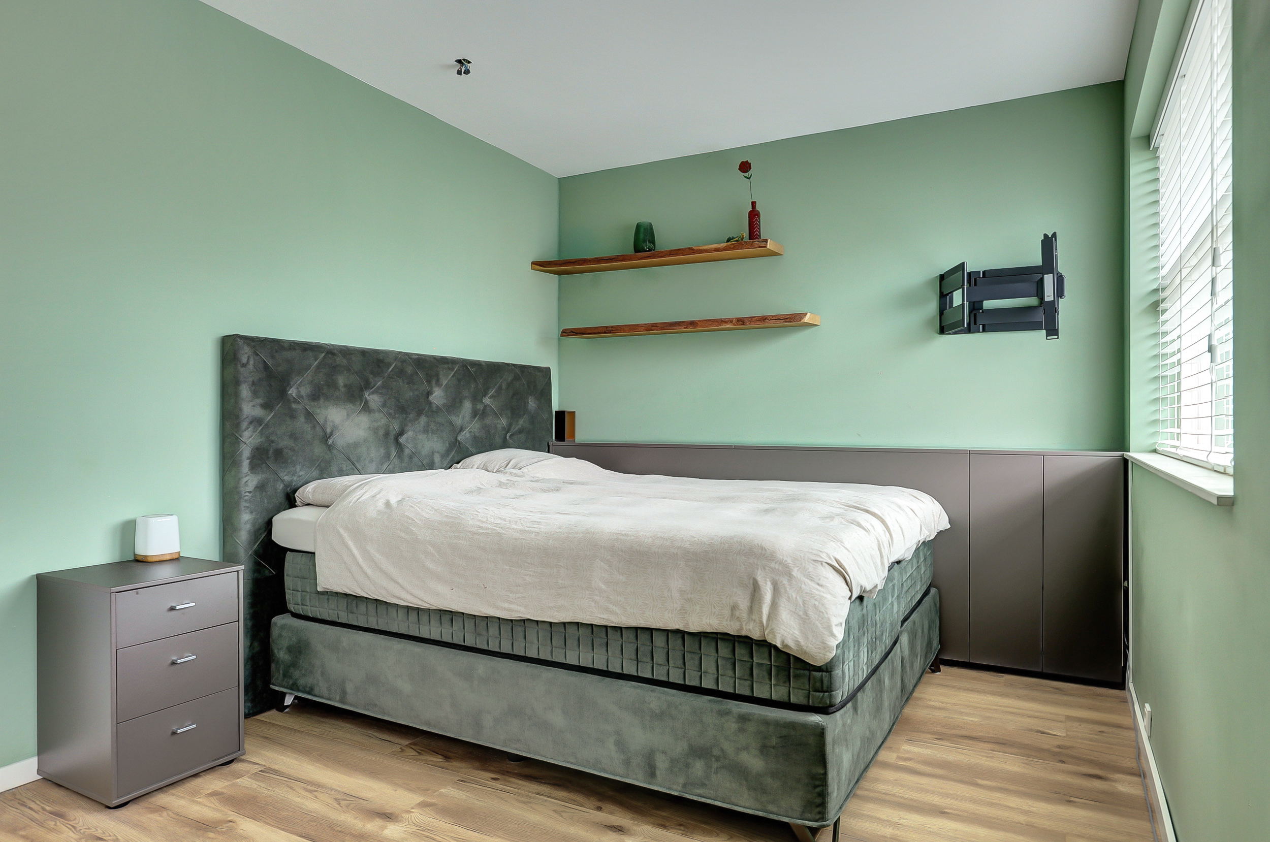 '$houseDetails->street_name'.' '.'$houseDetails->number'