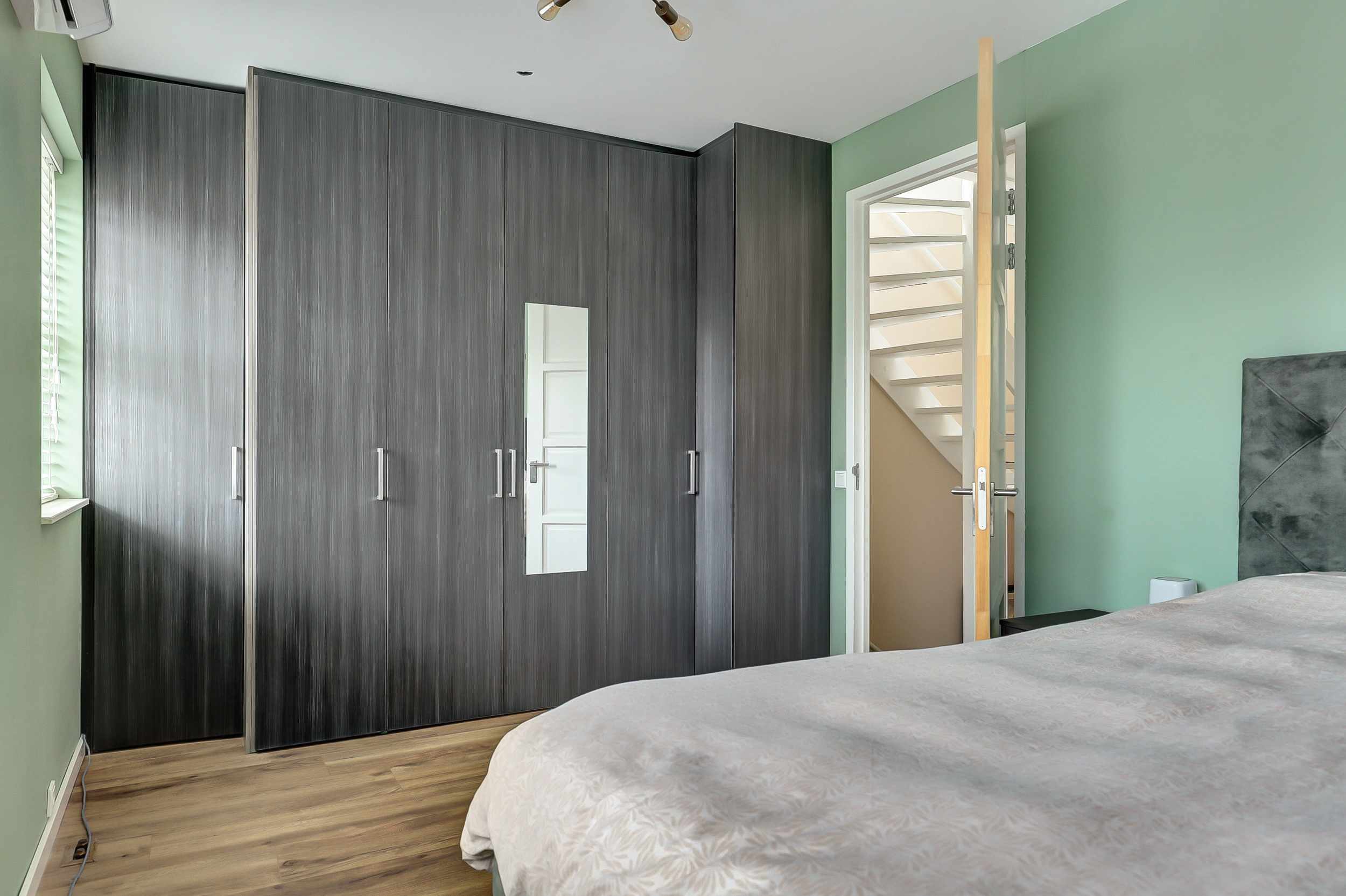 '$houseDetails->street_name'.' '.'$houseDetails->number'