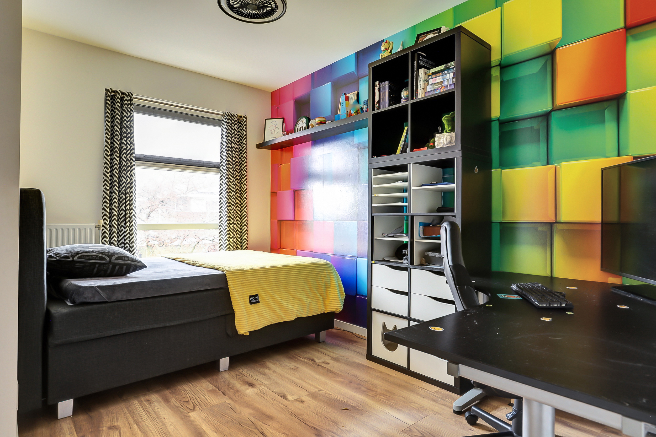 '$houseDetails->street_name'.' '.'$houseDetails->number'