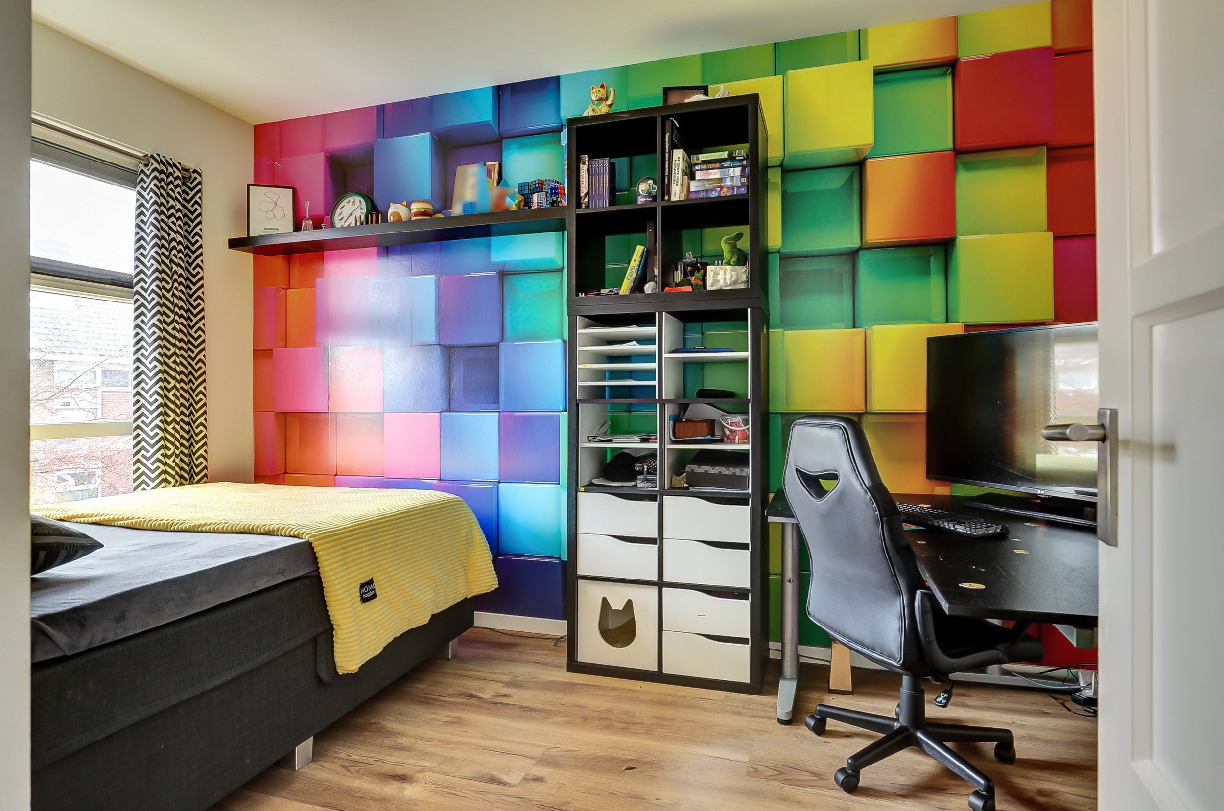 '$houseDetails->street_name'.' '.'$houseDetails->number'