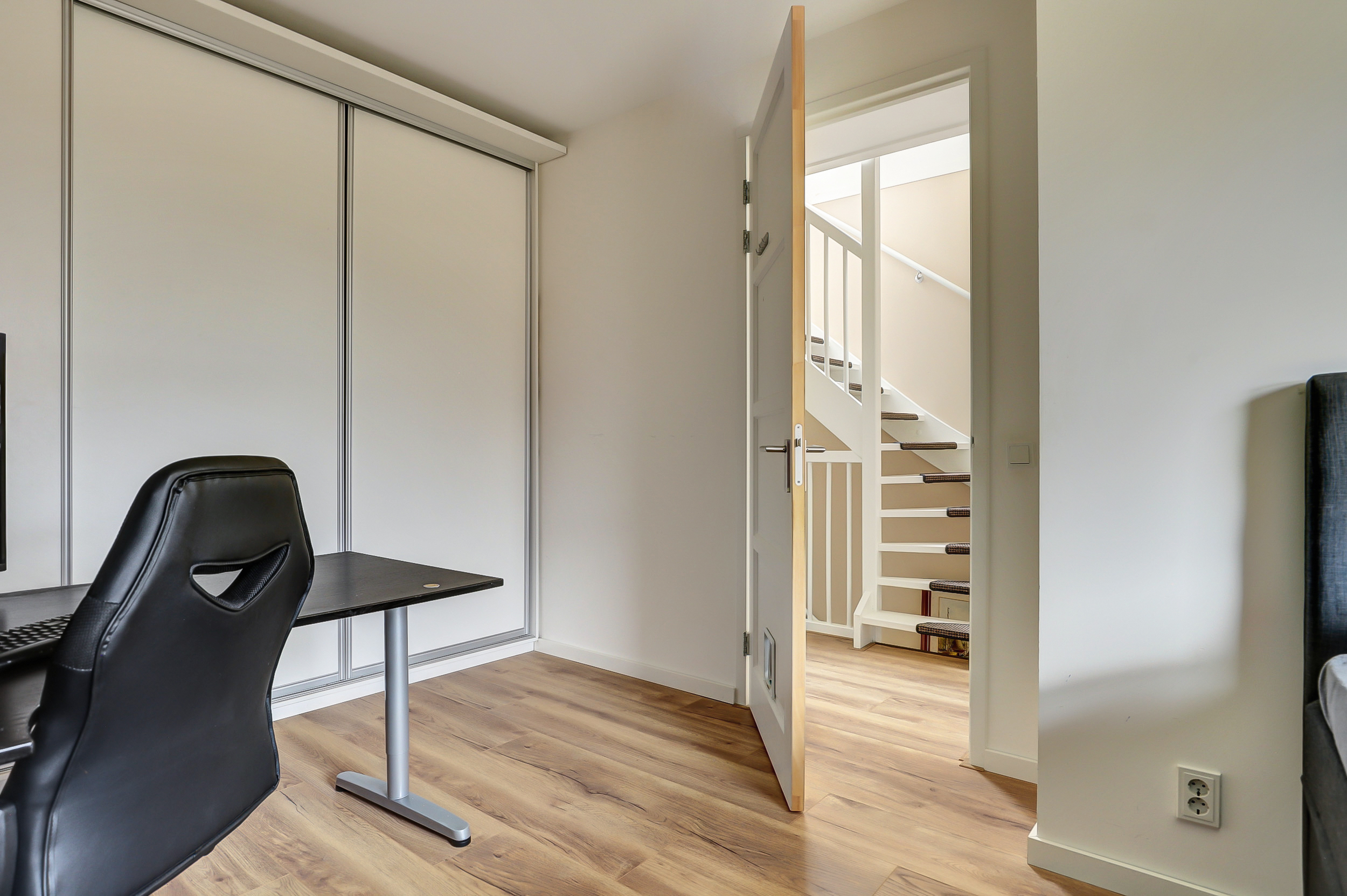 '$houseDetails->street_name'.' '.'$houseDetails->number'