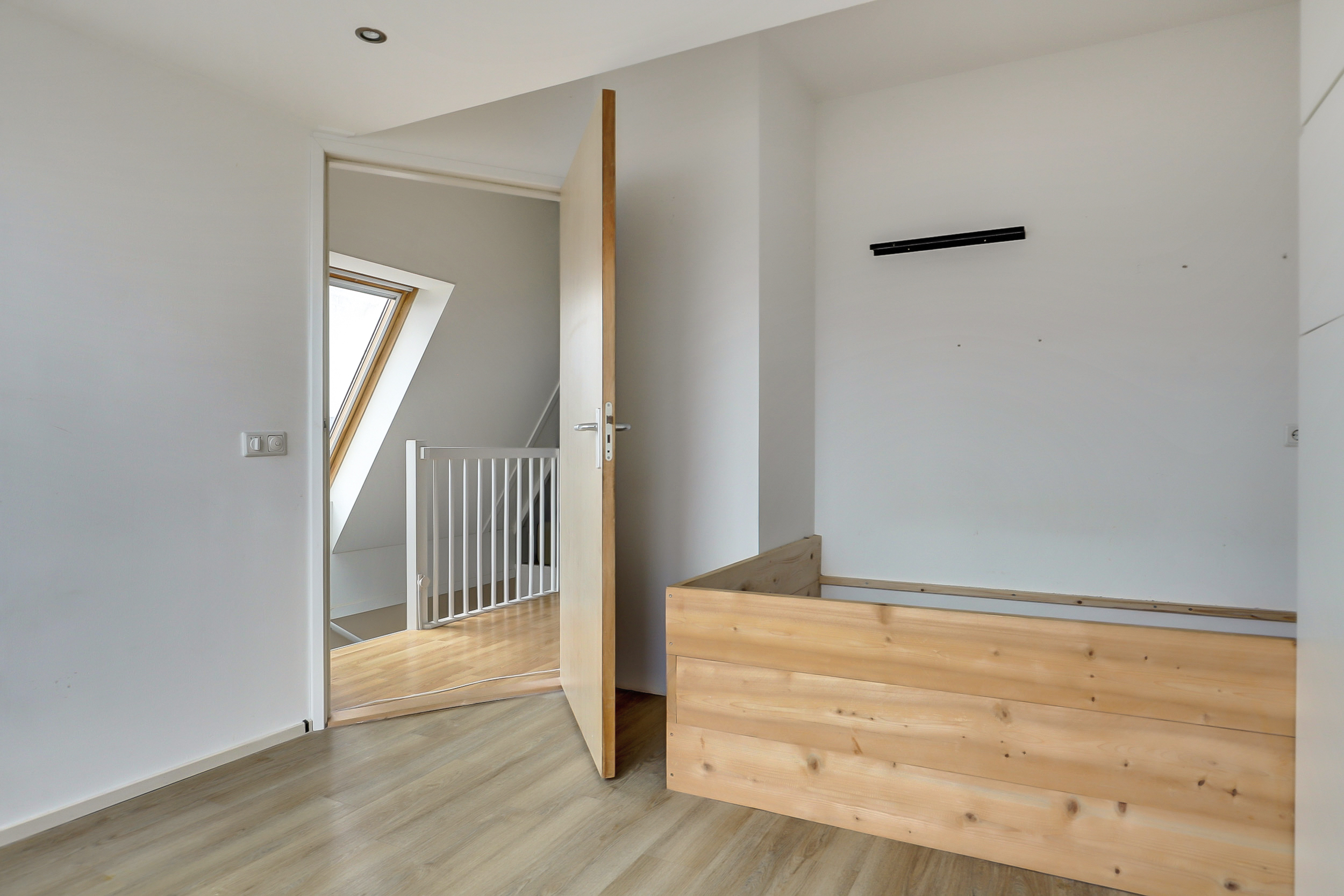 '$houseDetails->street_name'.' '.'$houseDetails->number'