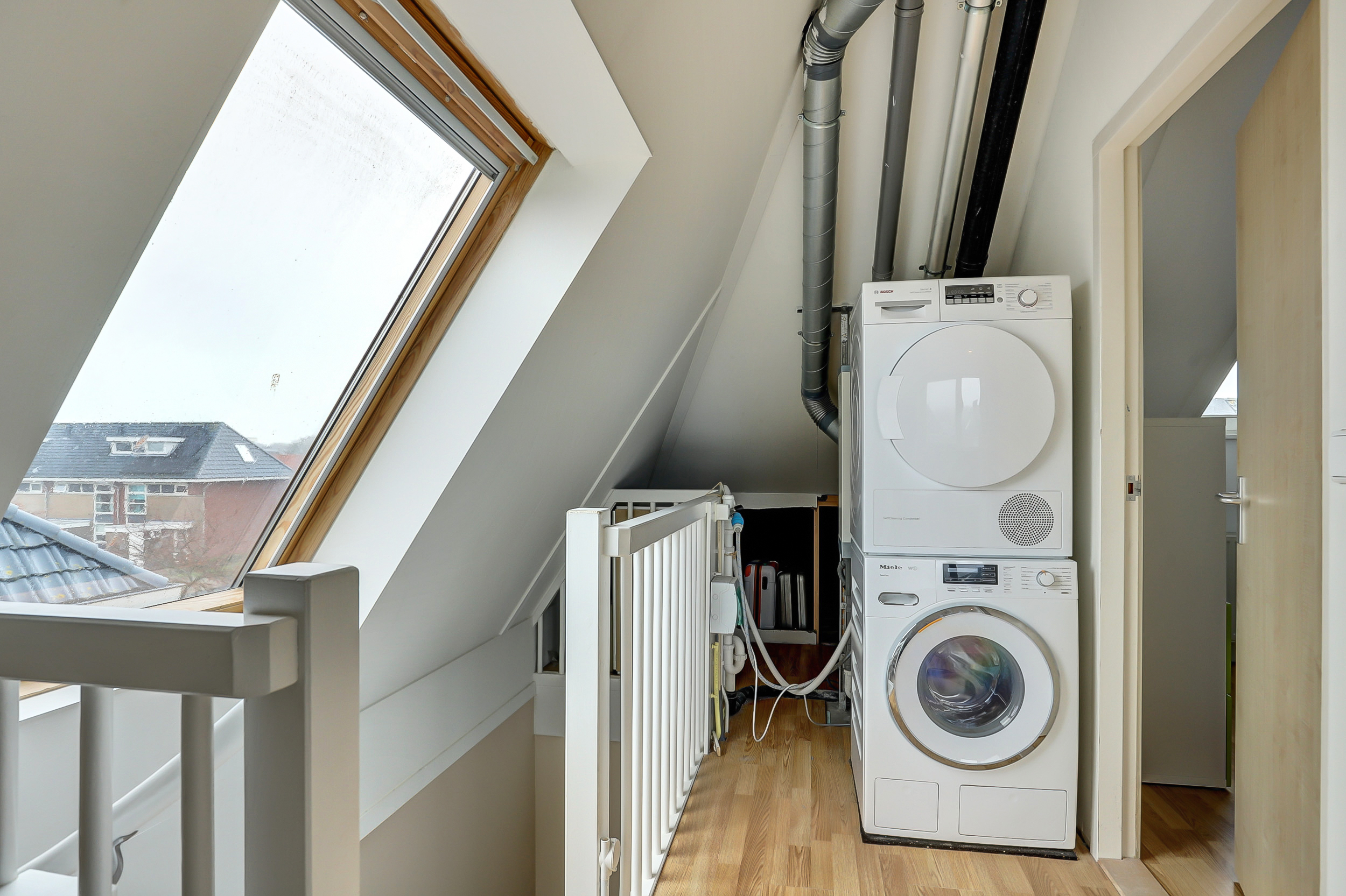 '$houseDetails->street_name'.' '.'$houseDetails->number'