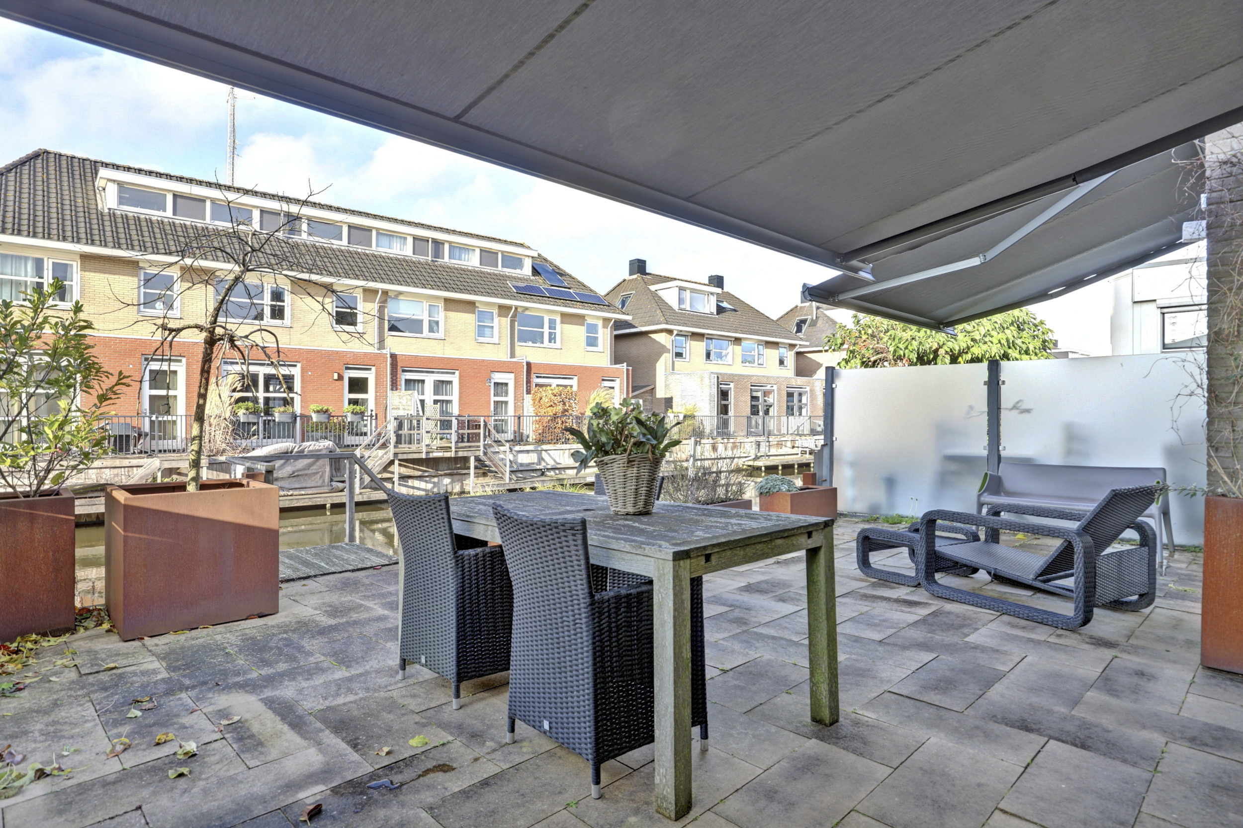 '$houseDetails->street_name'.' '.'$houseDetails->number'