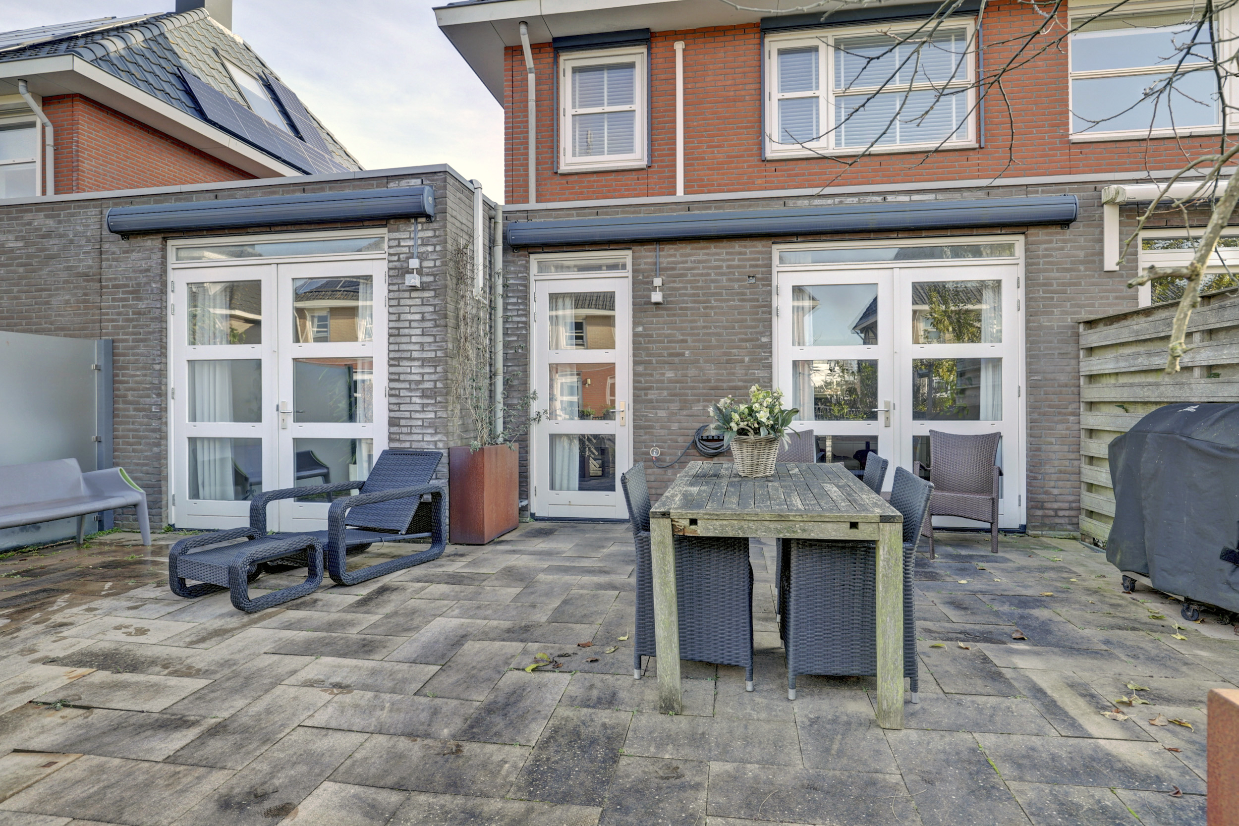 '$houseDetails->street_name'.' '.'$houseDetails->number'