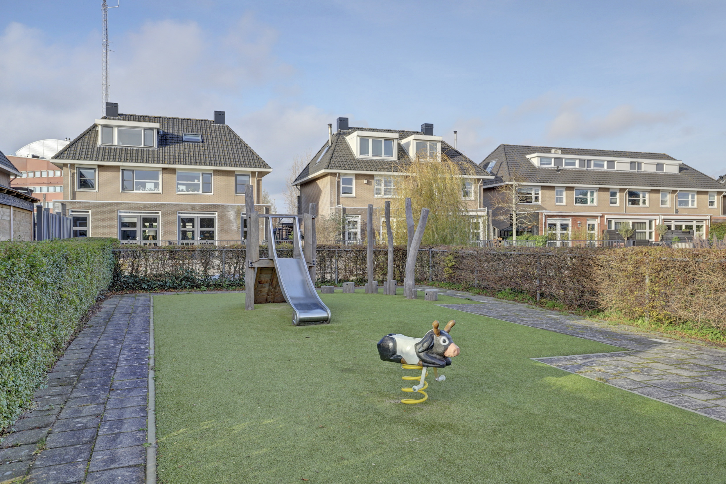 '$houseDetails->street_name'.' '.'$houseDetails->number'