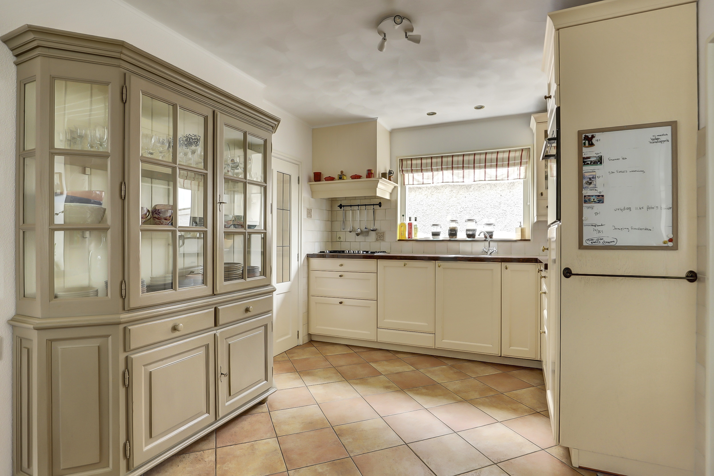 '$houseDetails->street_name'.' '.'$houseDetails->number'