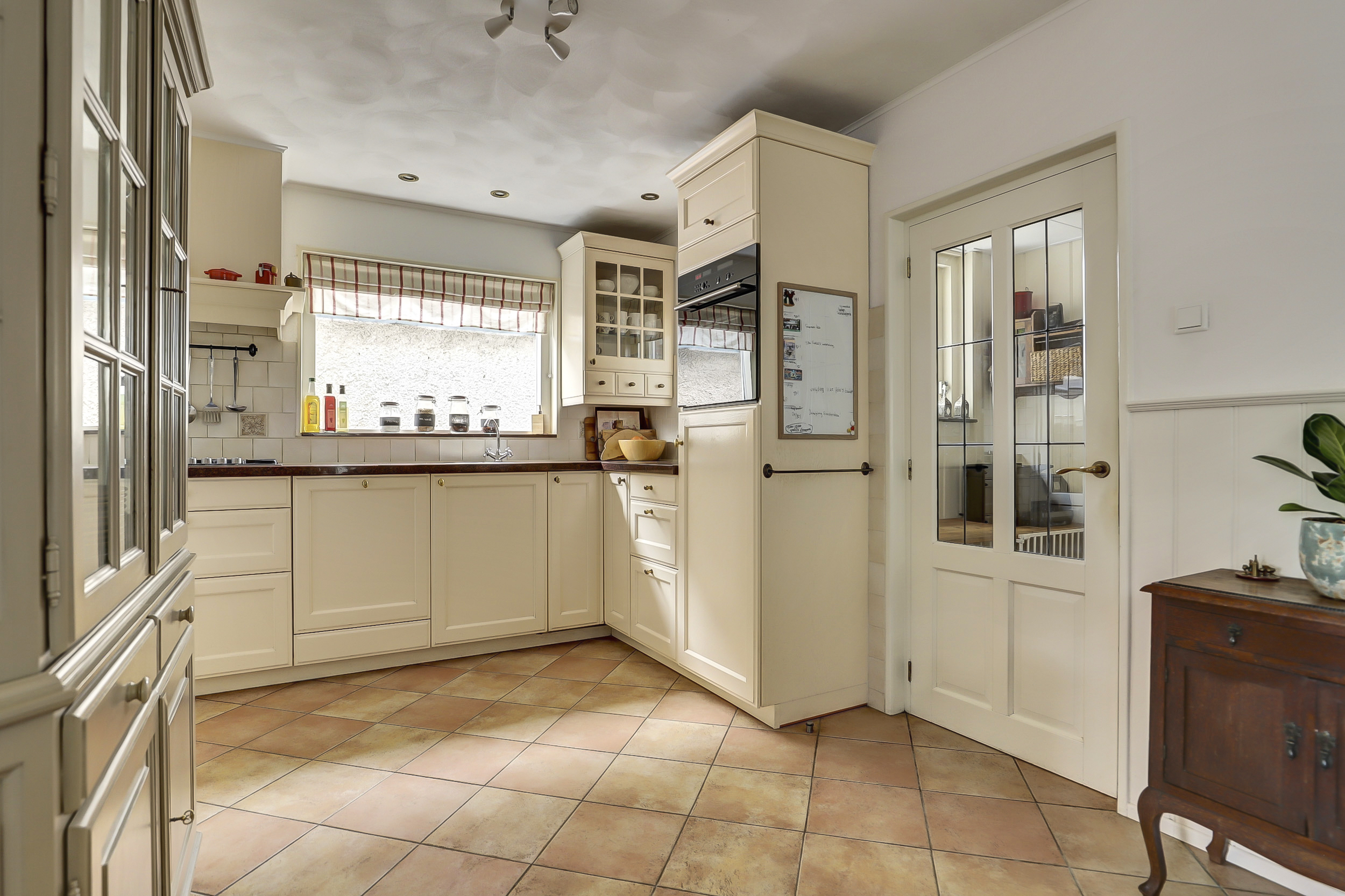 '$houseDetails->street_name'.' '.'$houseDetails->number'