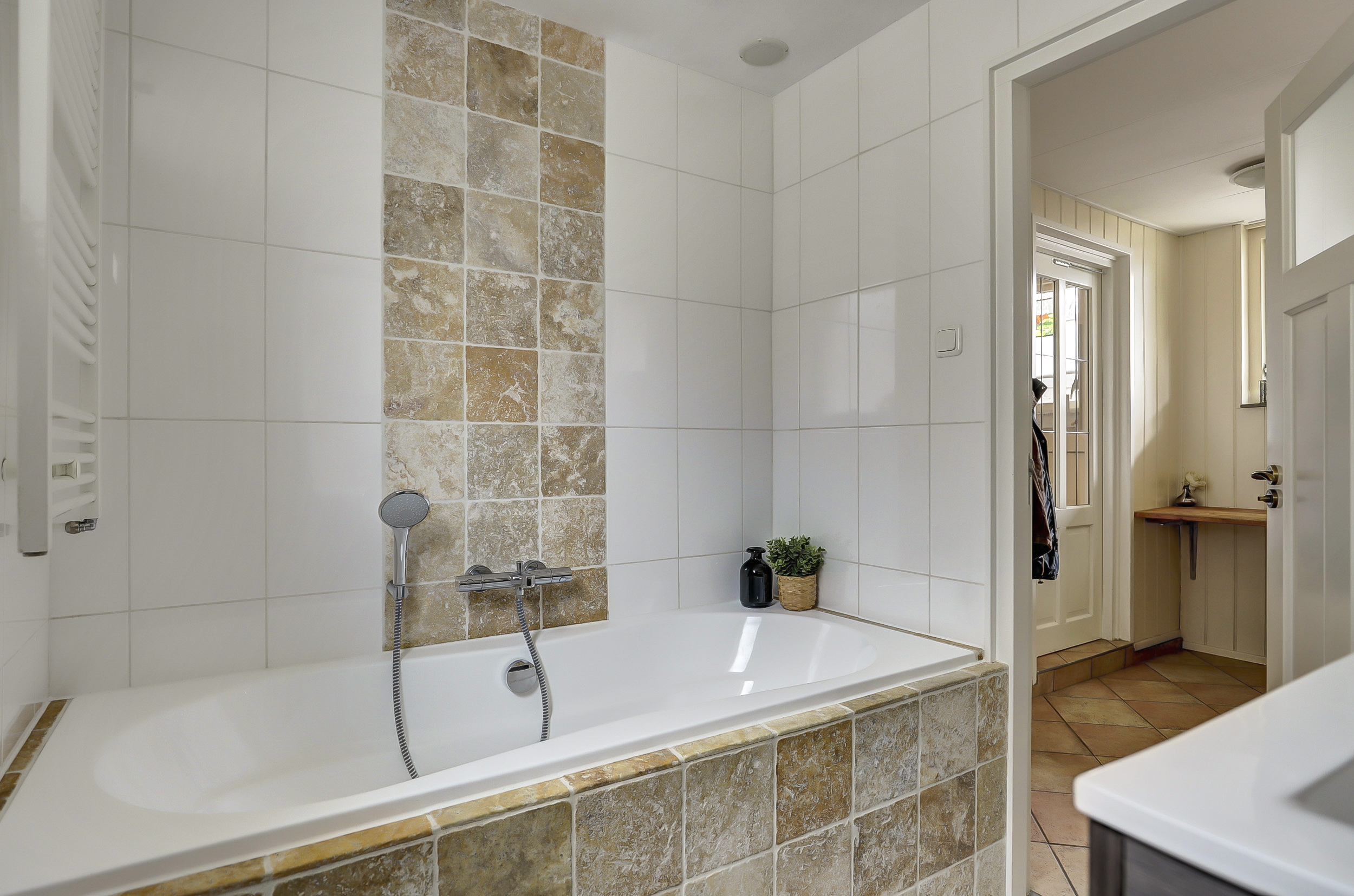 '$houseDetails->street_name'.' '.'$houseDetails->number'