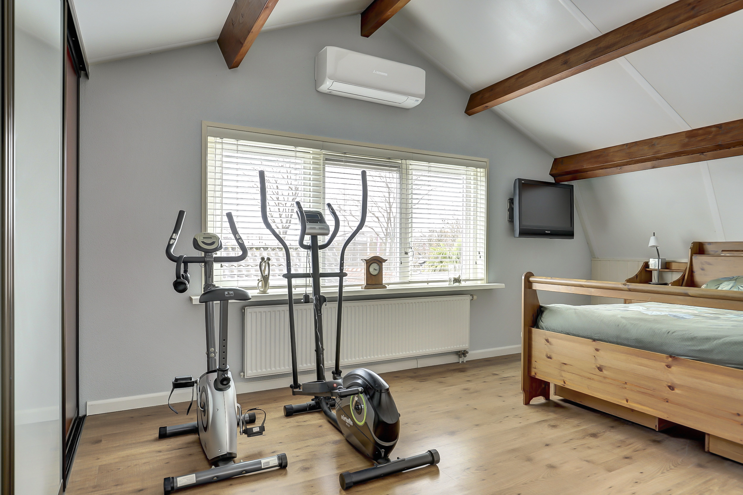 '$houseDetails->street_name'.' '.'$houseDetails->number'