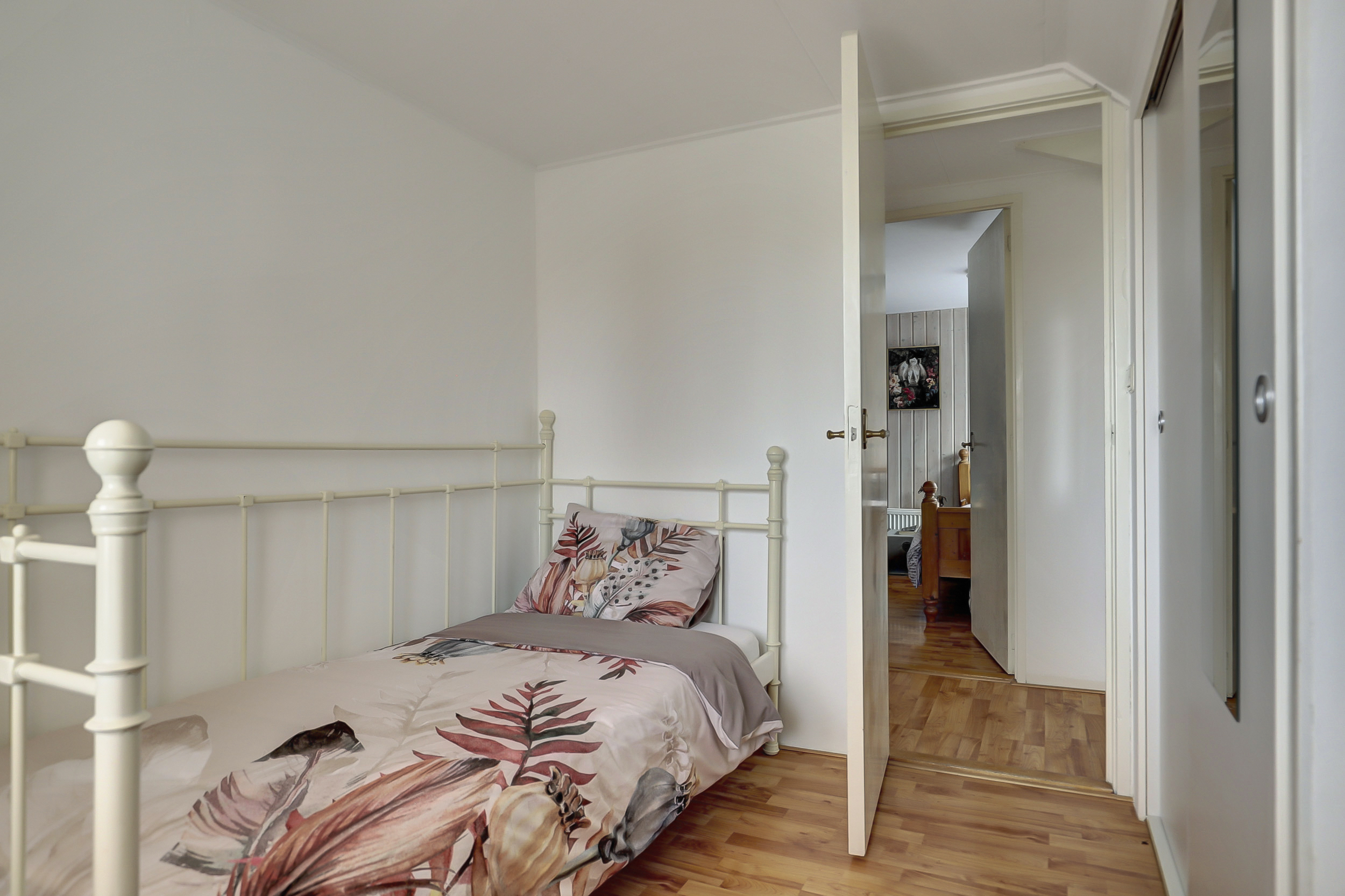 '$houseDetails->street_name'.' '.'$houseDetails->number'