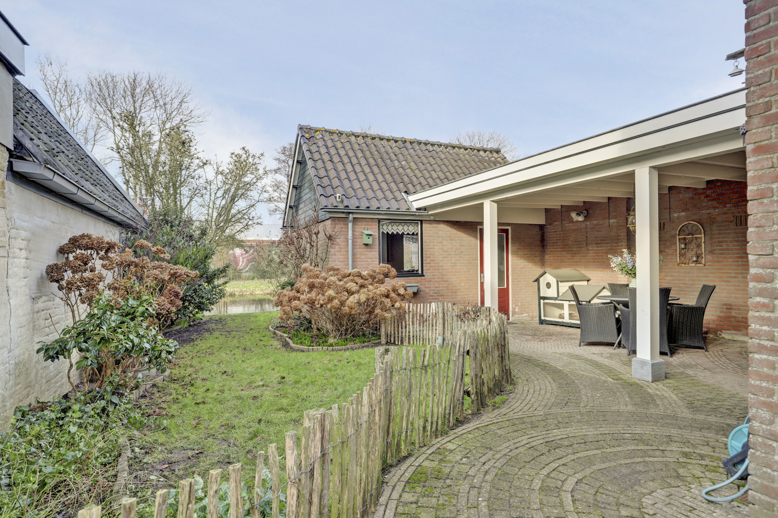 '$houseDetails->street_name'.' '.'$houseDetails->number'