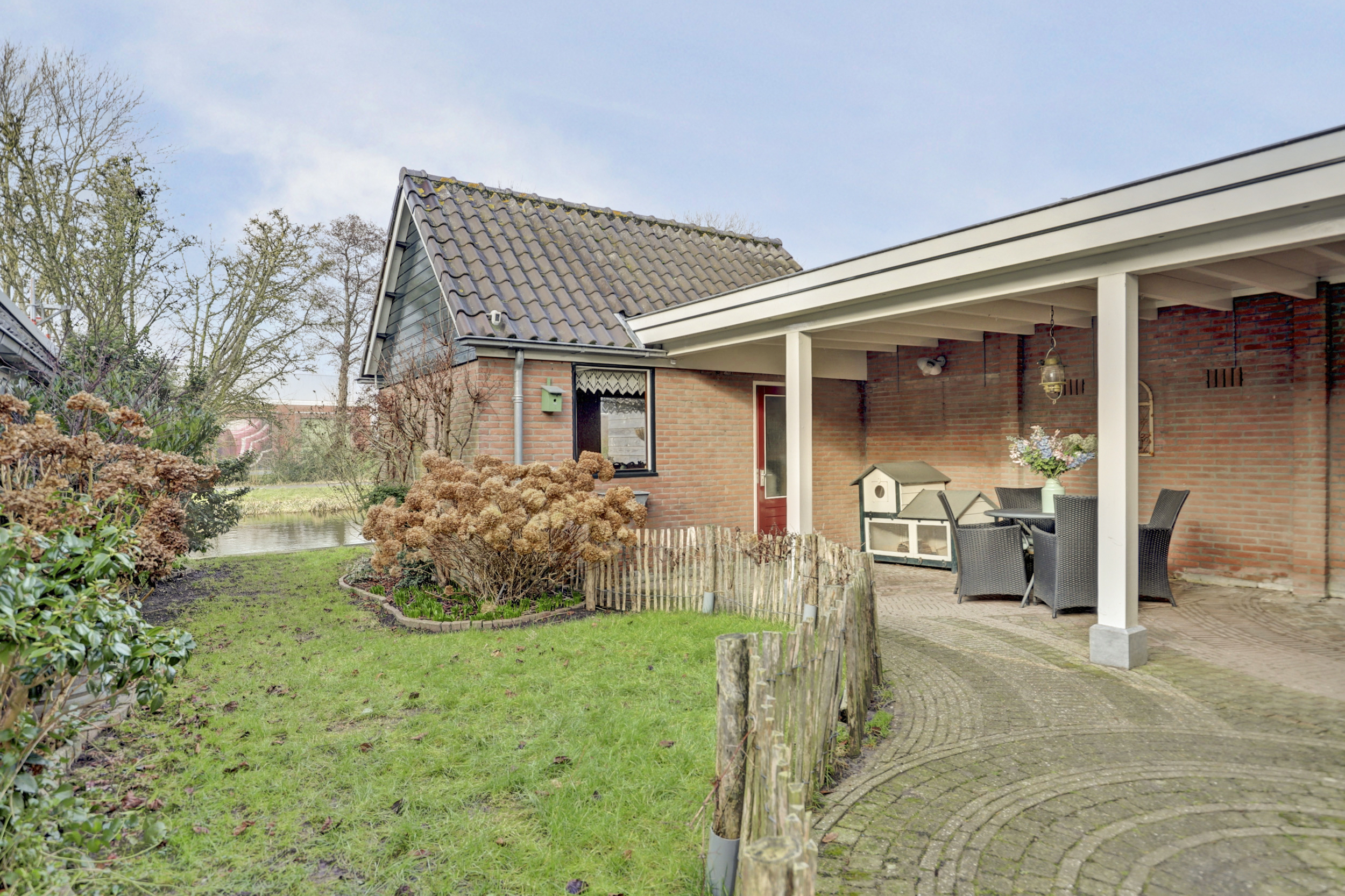 '$houseDetails->street_name'.' '.'$houseDetails->number'