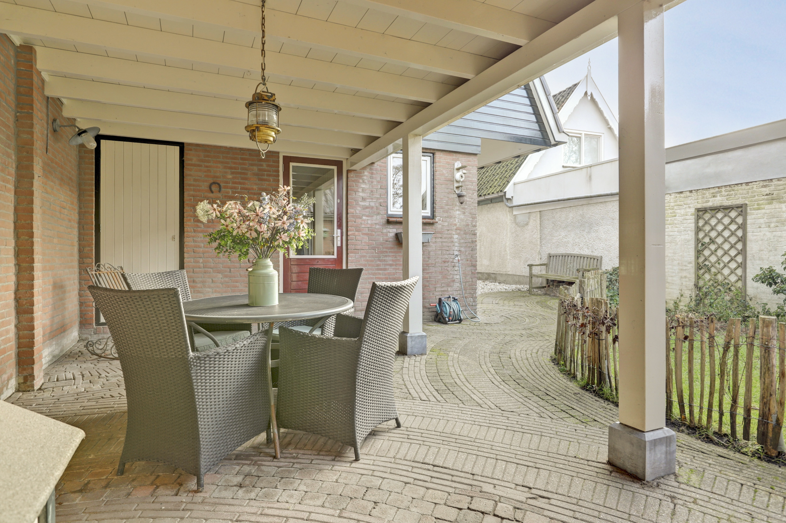 '$houseDetails->street_name'.' '.'$houseDetails->number'