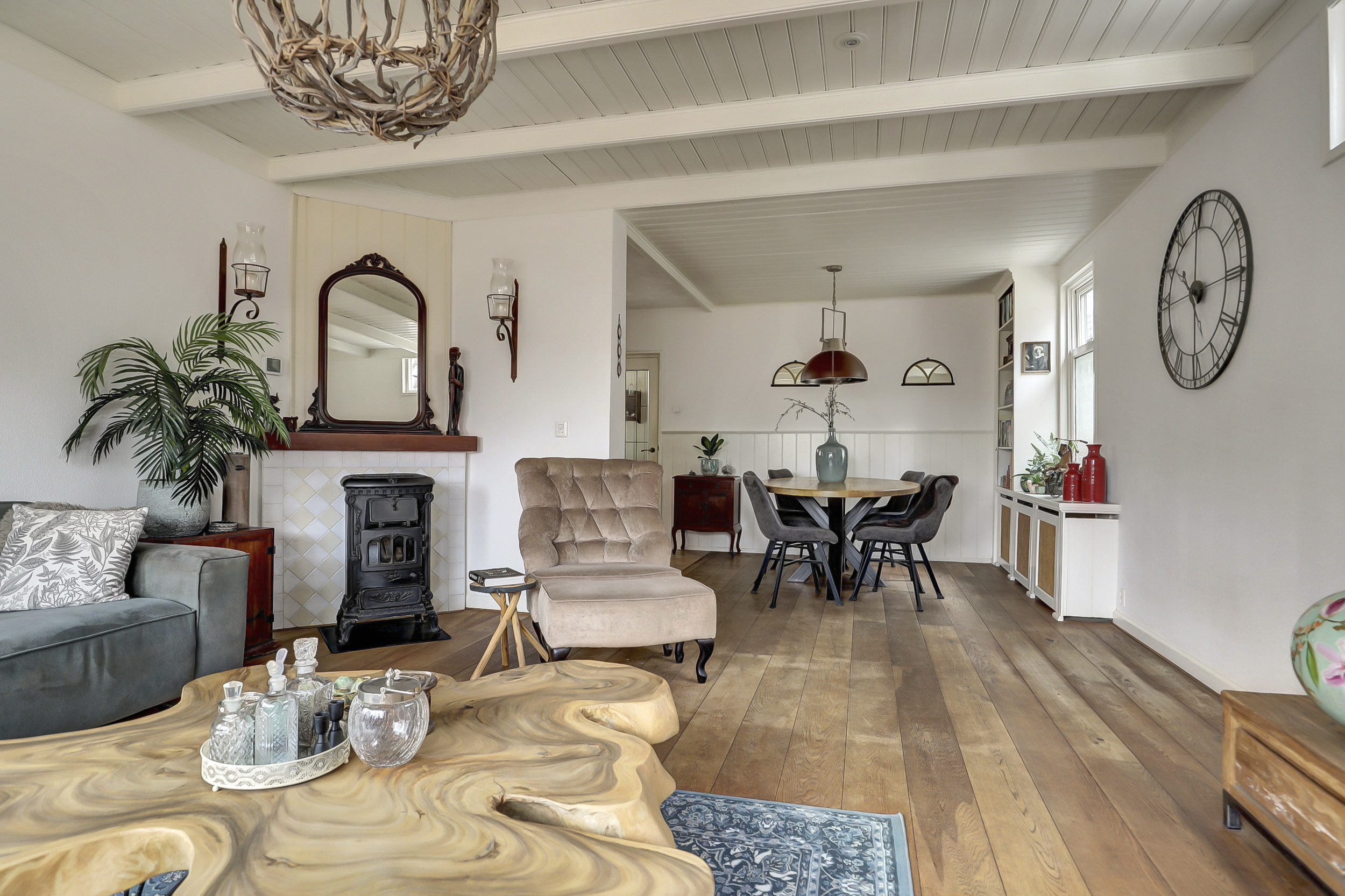 '$houseDetails->street_name'.' '.'$houseDetails->number'