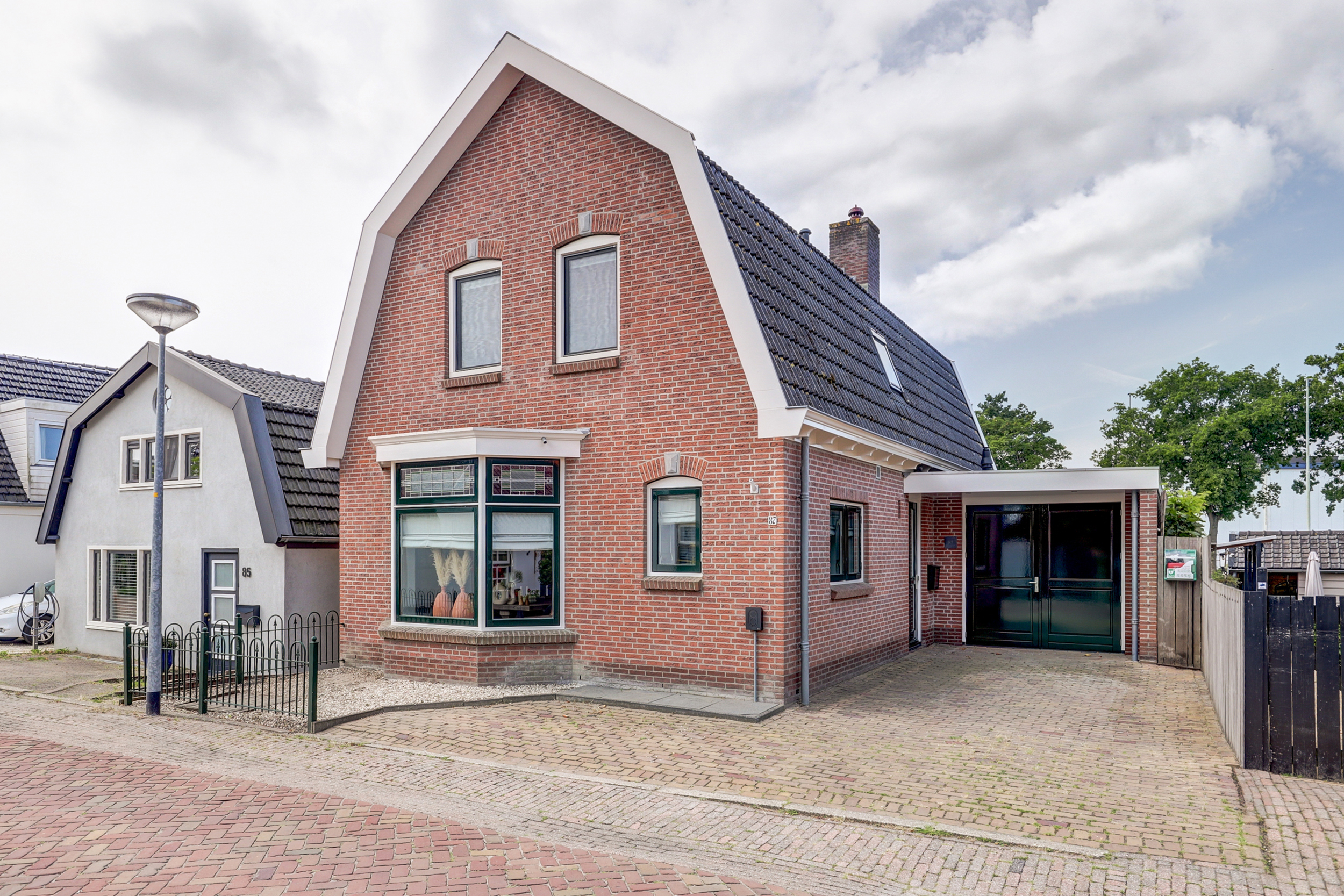 '$houseDetails->street_name'.' '.'$houseDetails->number'