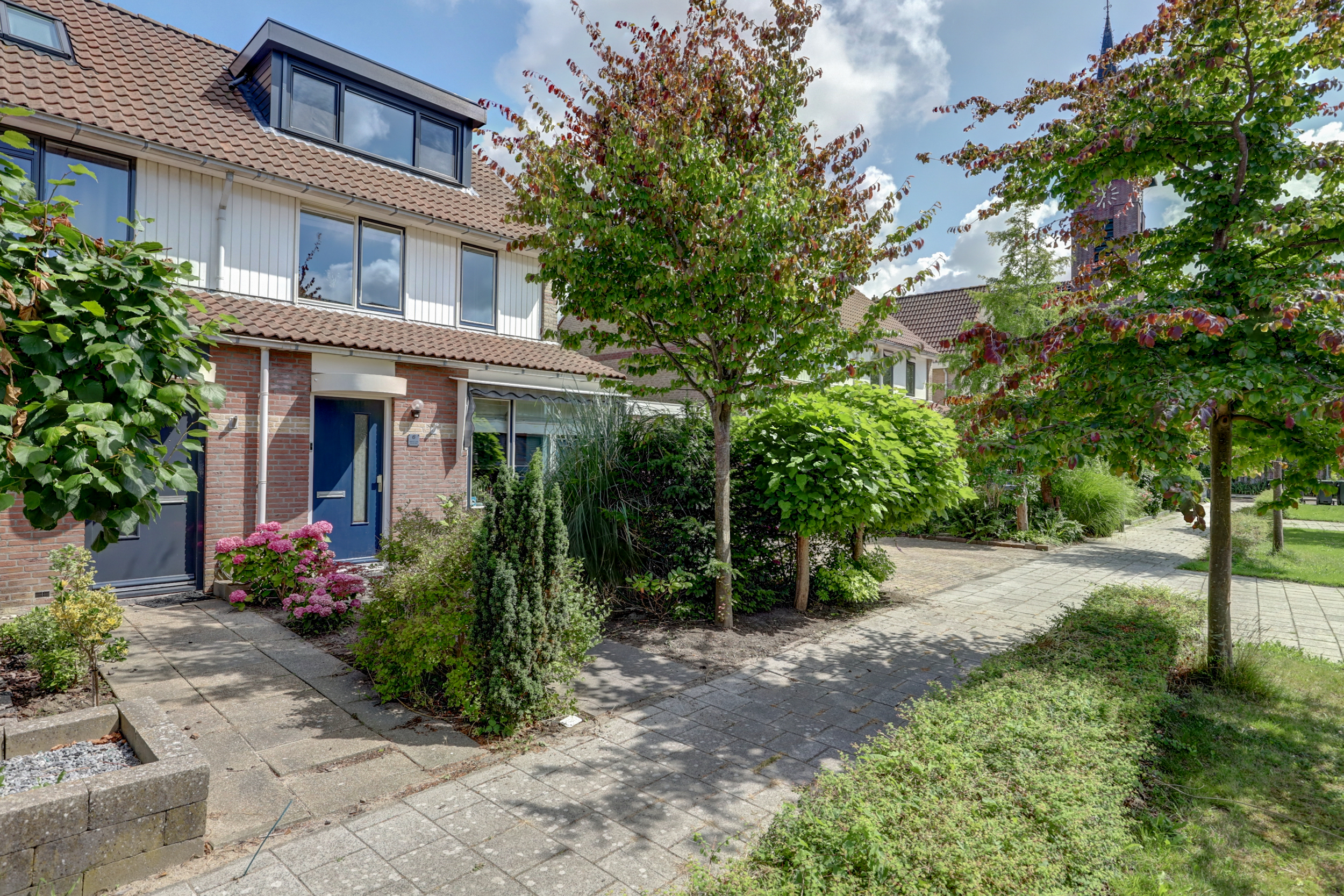 '$houseDetails->street_name'.' '.'$houseDetails->number'