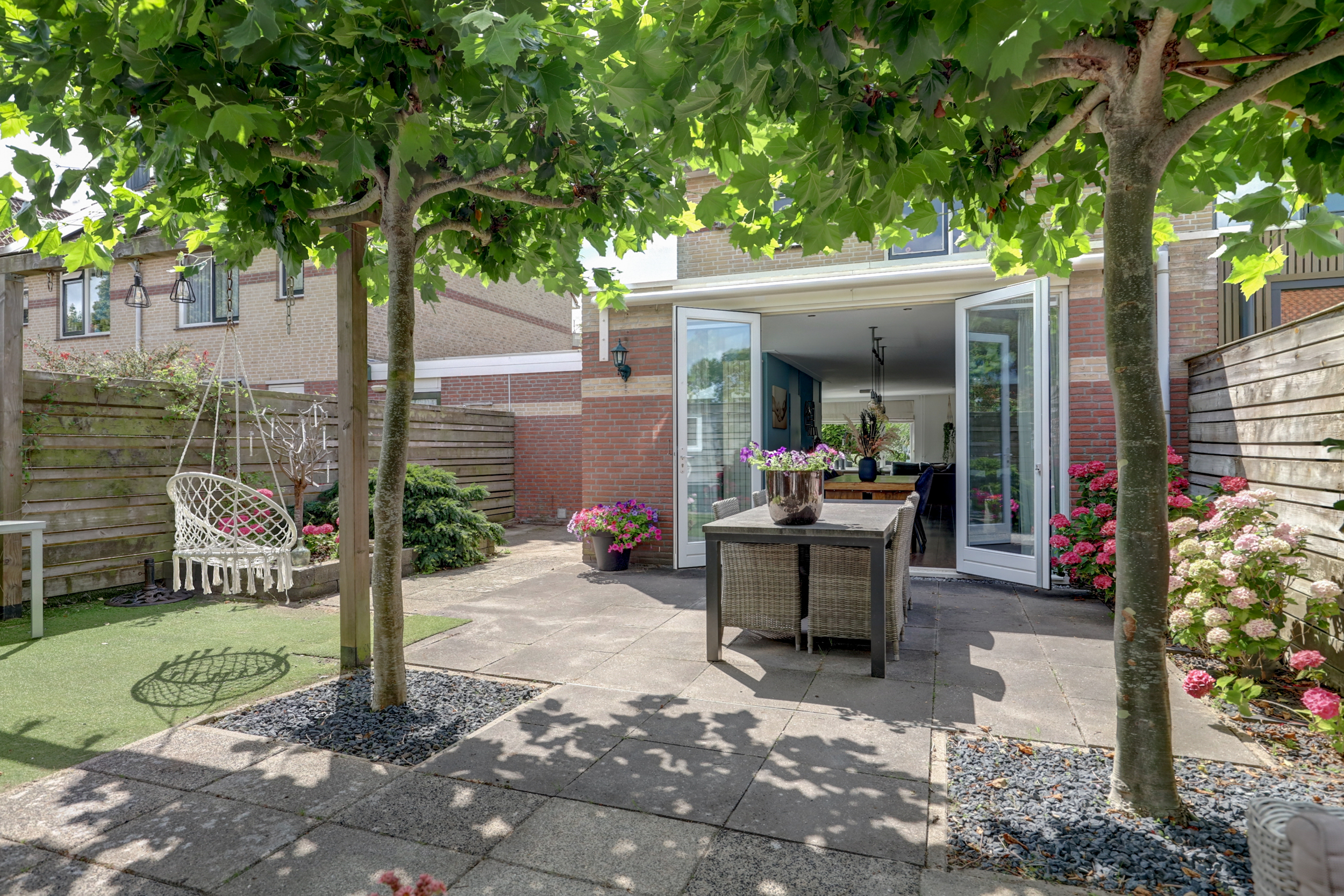 '$houseDetails->street_name'.' '.'$houseDetails->number'