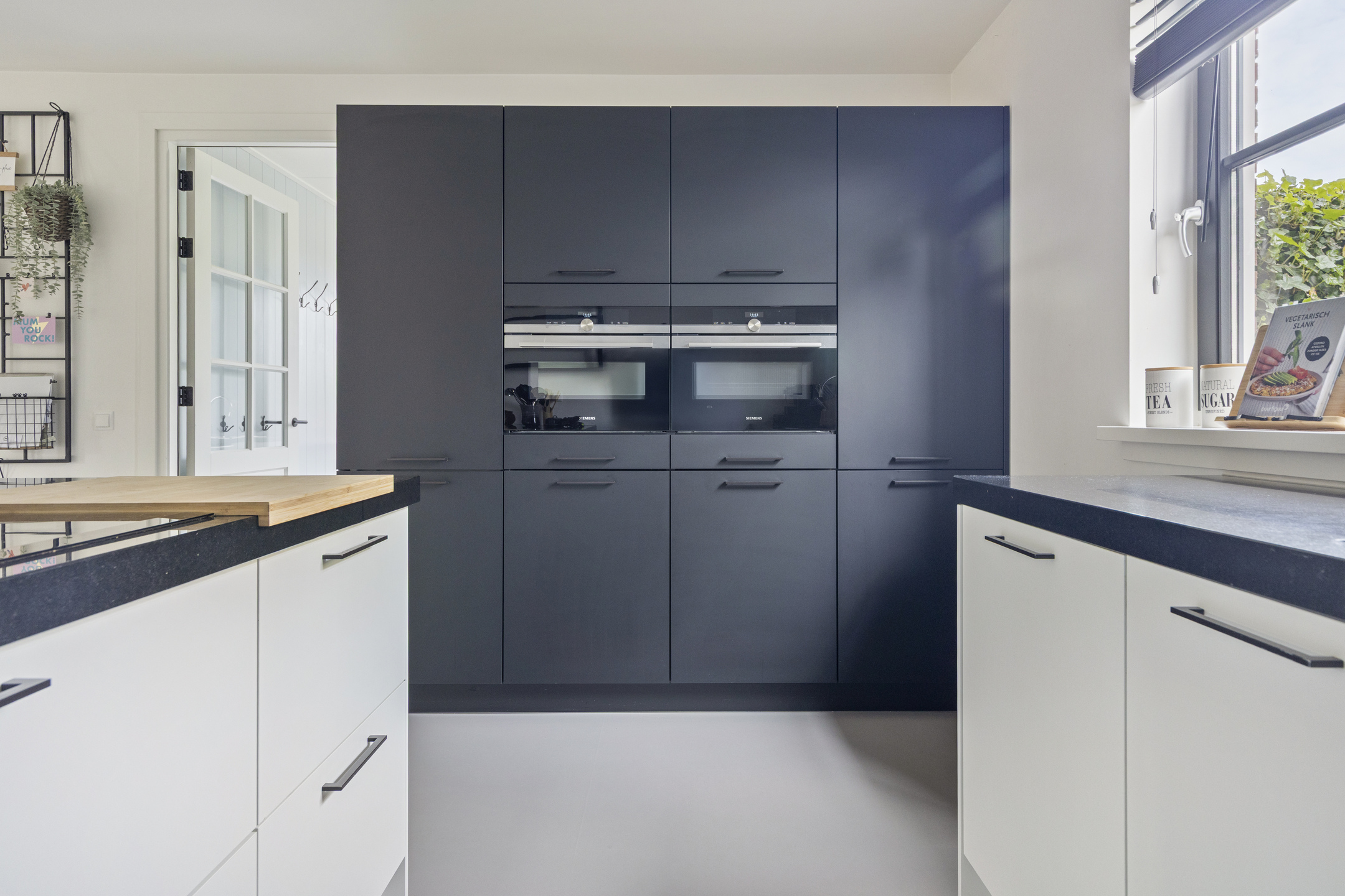 '$houseDetails->street_name'.' '.'$houseDetails->number'