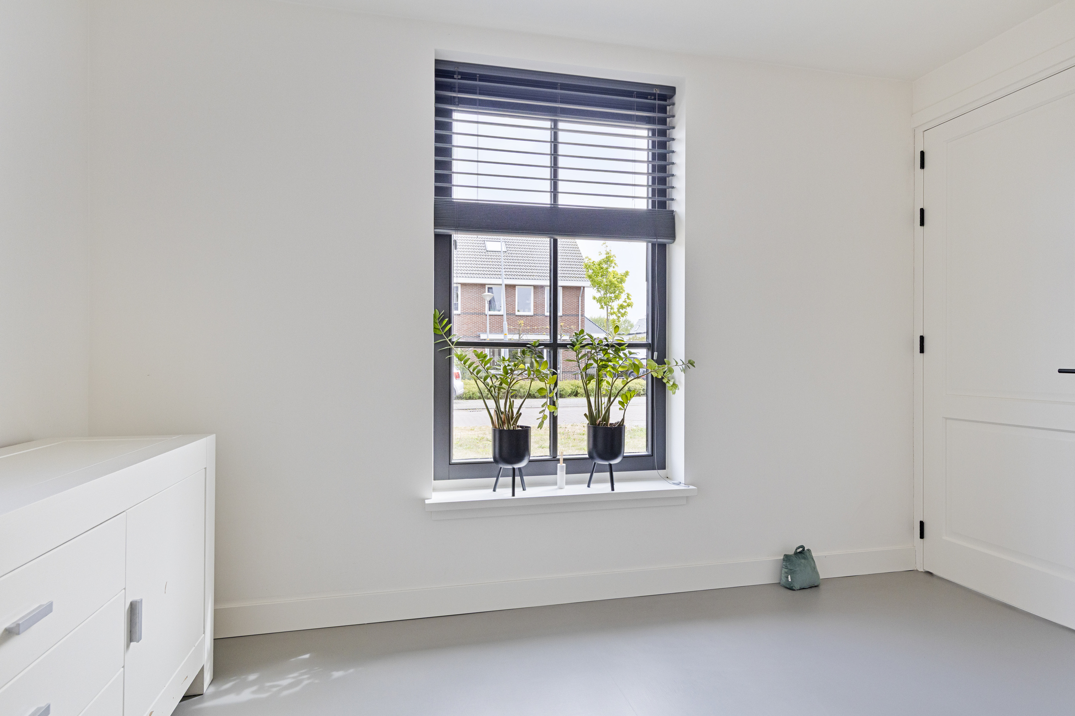 '$houseDetails->street_name'.' '.'$houseDetails->number'