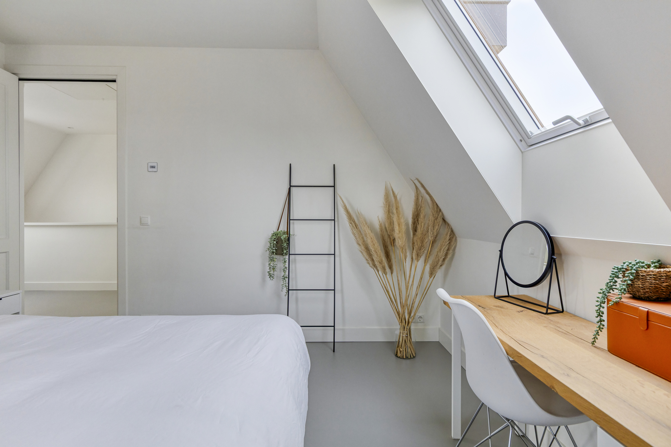 '$houseDetails->street_name'.' '.'$houseDetails->number'