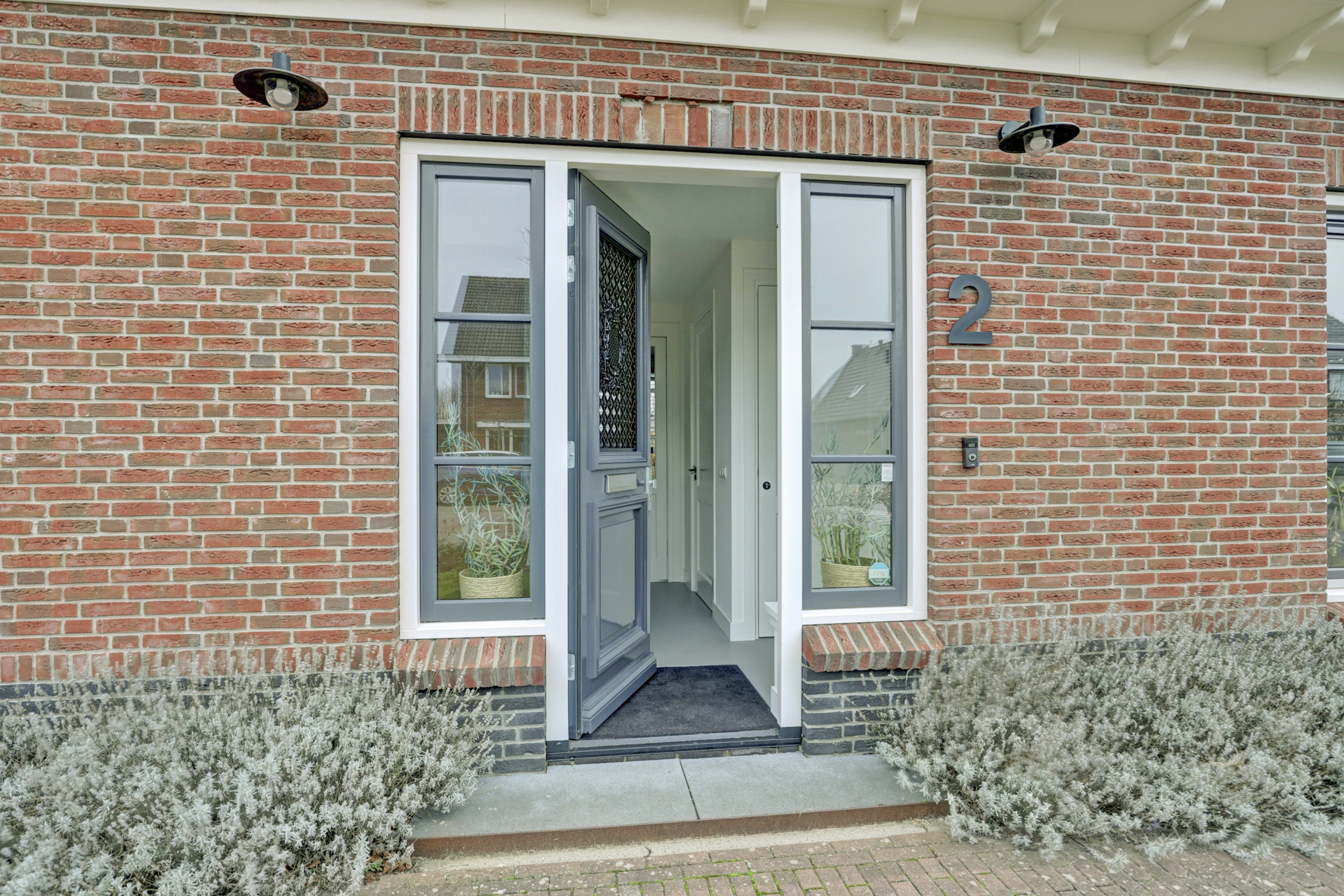 '$houseDetails->street_name'.' '.'$houseDetails->number'