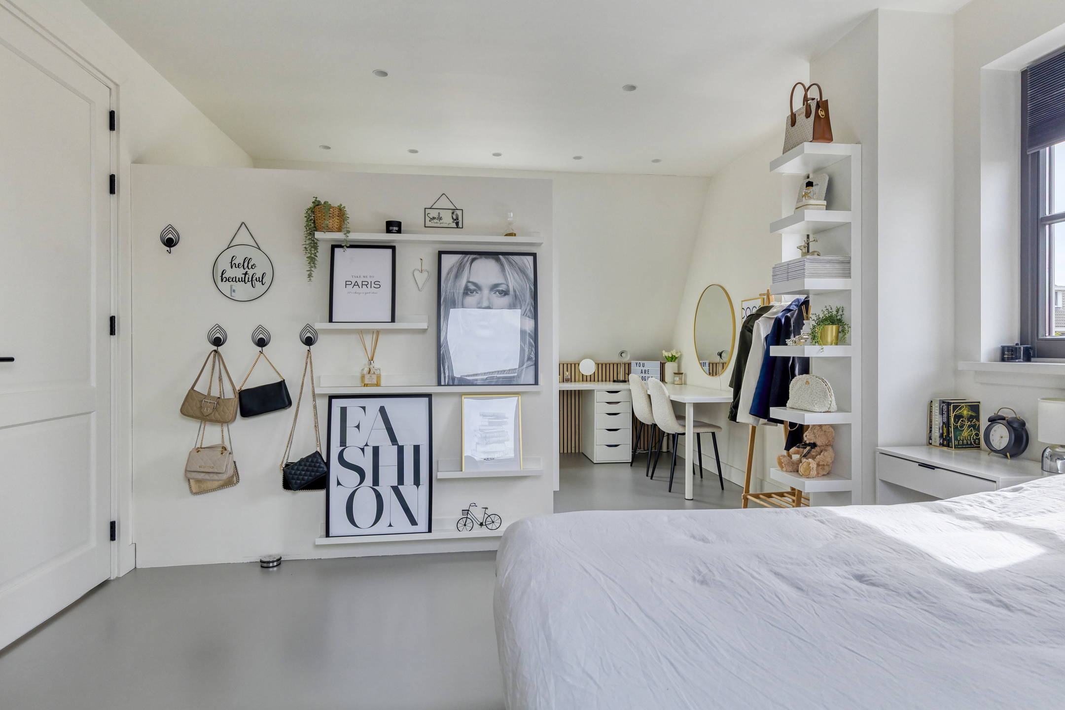 '$houseDetails->street_name'.' '.'$houseDetails->number'