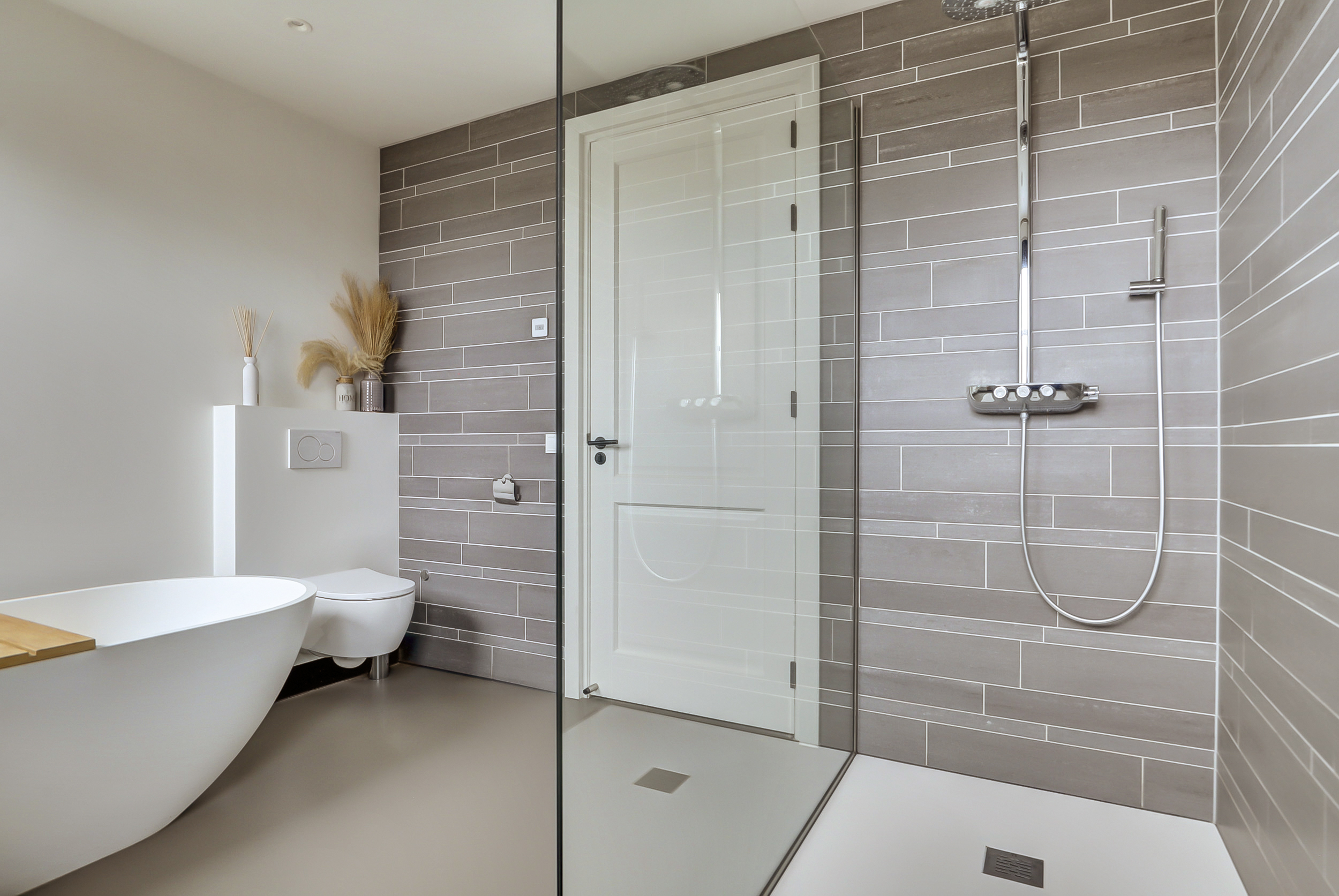 '$houseDetails->street_name'.' '.'$houseDetails->number'