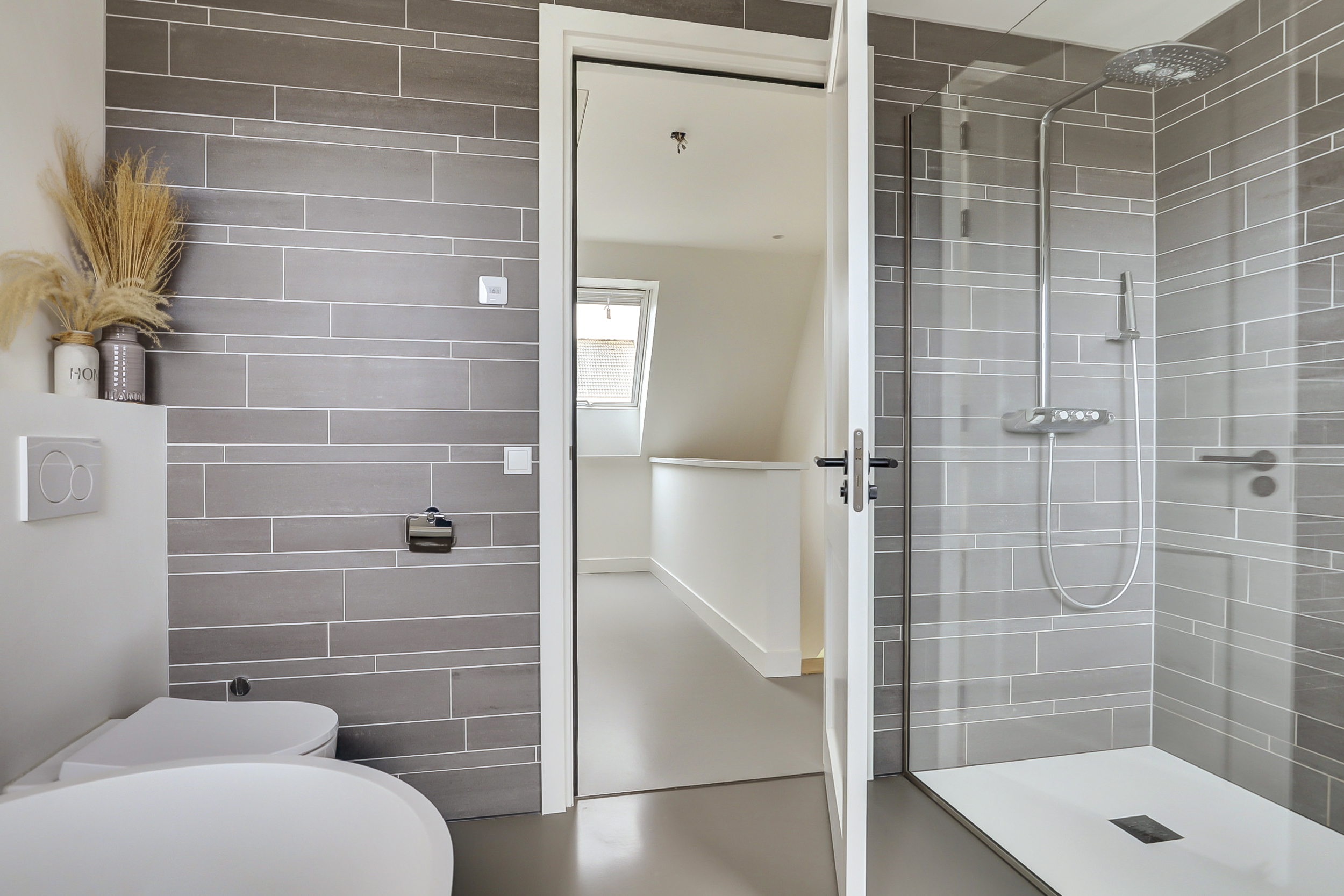 '$houseDetails->street_name'.' '.'$houseDetails->number'