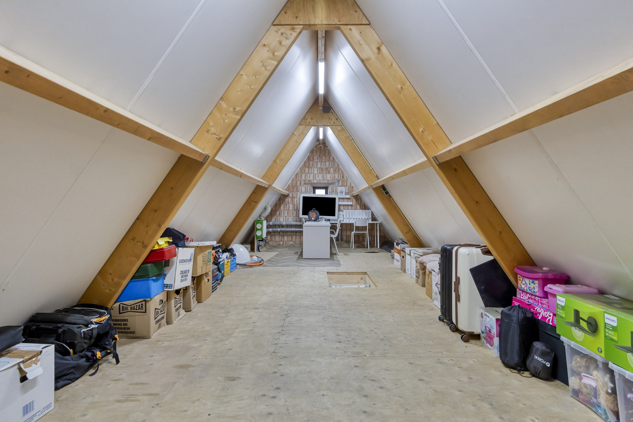 '$houseDetails->street_name'.' '.'$houseDetails->number'