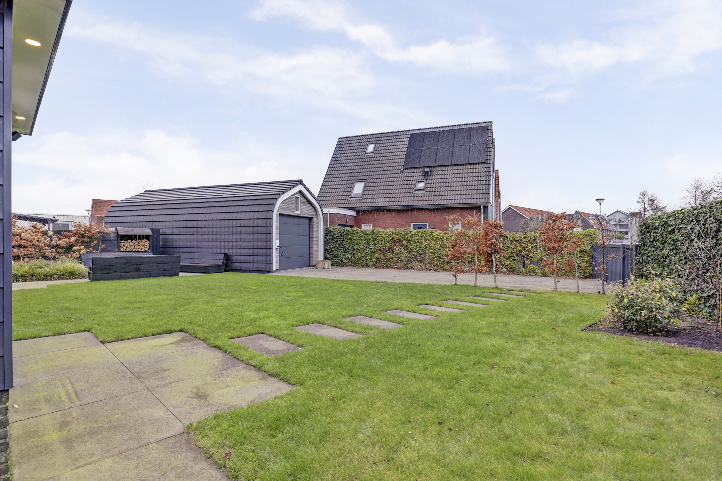 '$houseDetails->street_name'.' '.'$houseDetails->number'