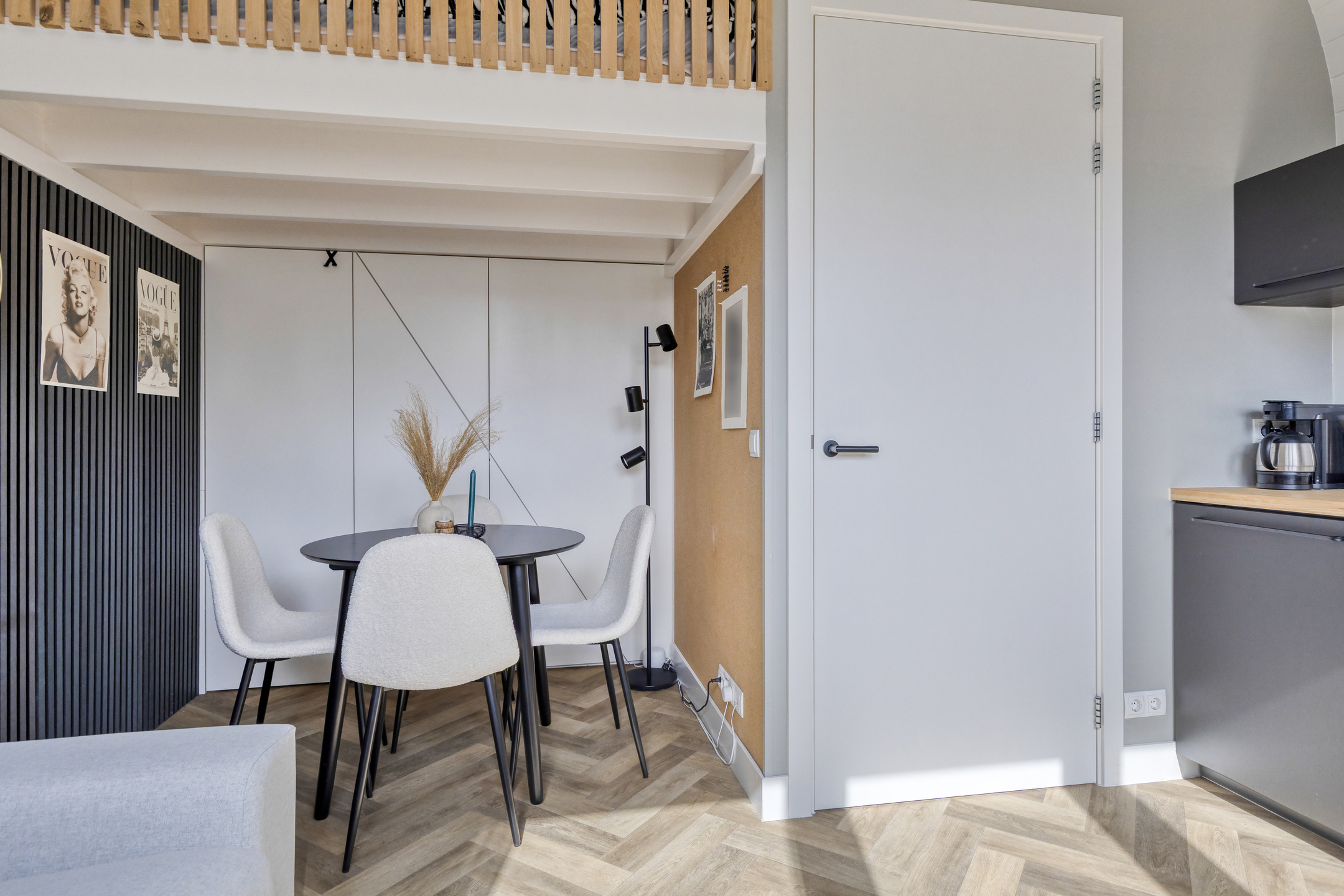 '$houseDetails->street_name'.' '.'$houseDetails->number'