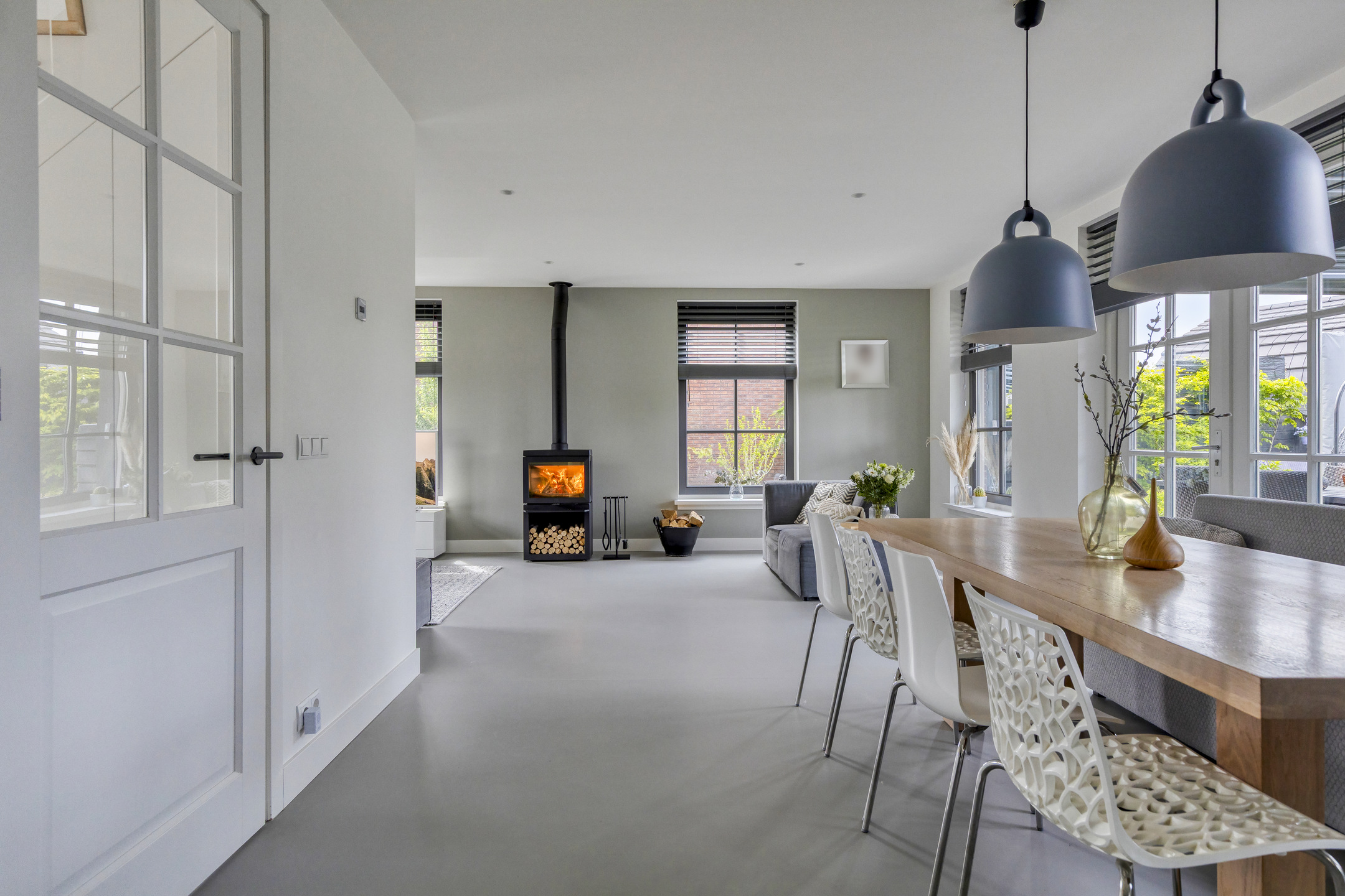 '$houseDetails->street_name'.' '.'$houseDetails->number'