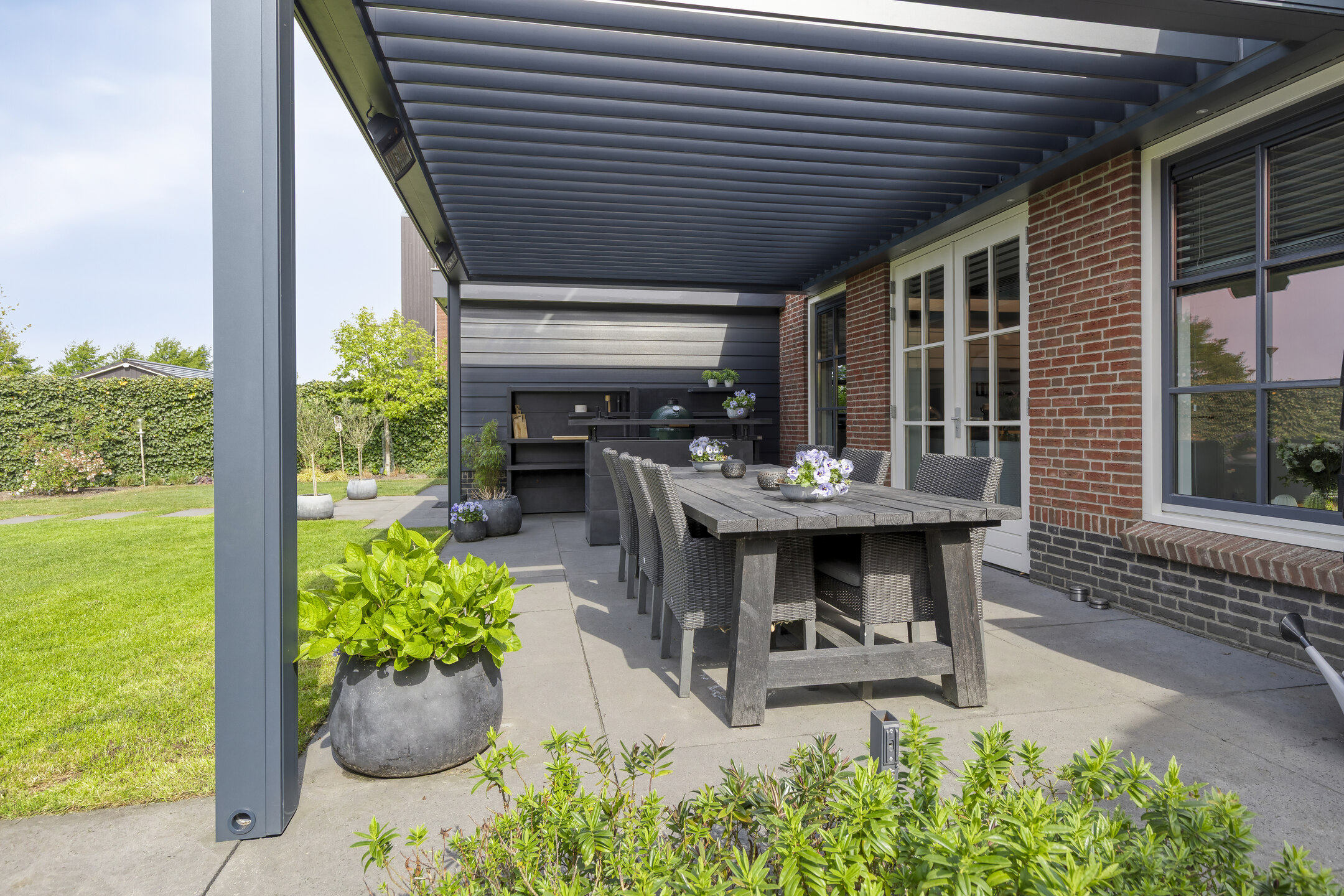 '$houseDetails->street_name'.' '.'$houseDetails->number'