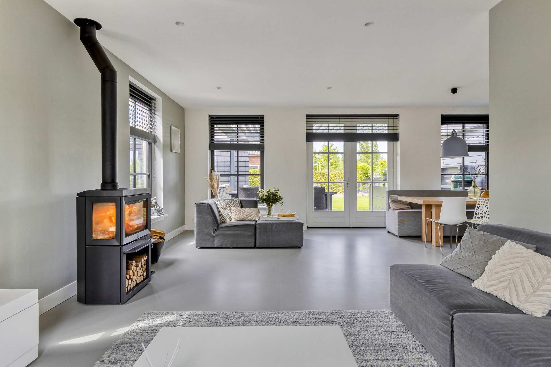 '$houseDetails->street_name'.' '.'$houseDetails->number'